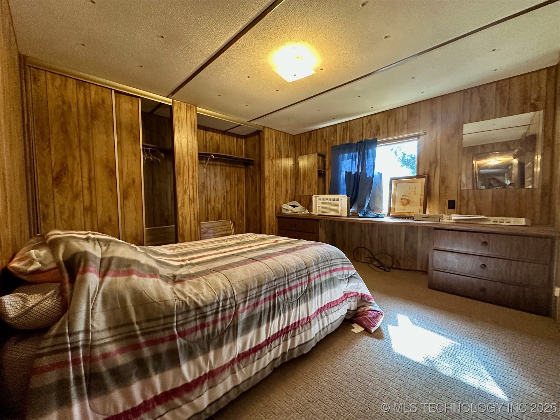 16807 Elliott Street Property Photo 6