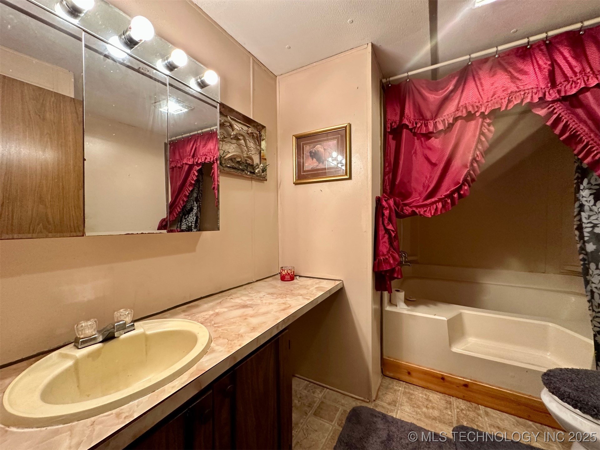 16807 Elliott Street Property Photo 7