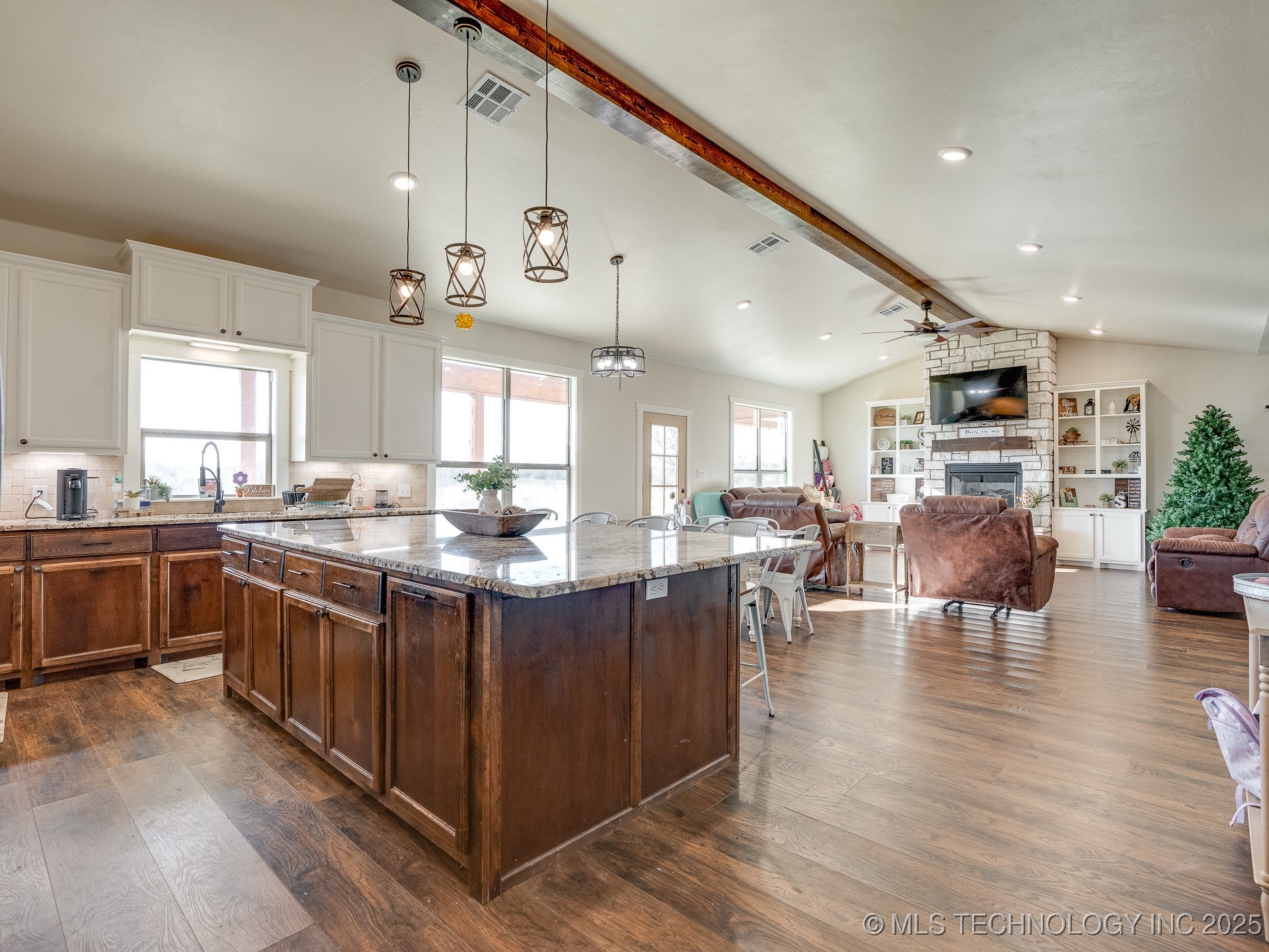 16860 County Road 3482 Property Photo 8