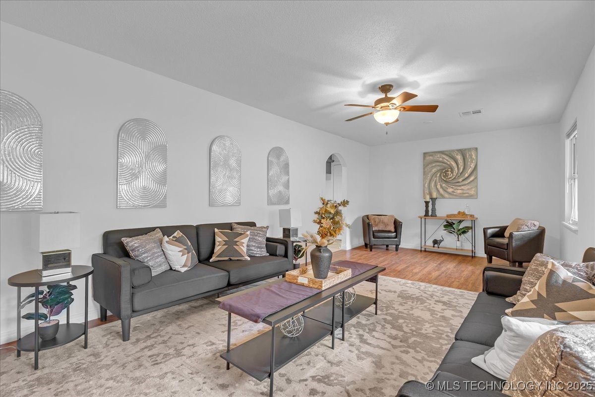 6831 W 34th Place Property Photo 5