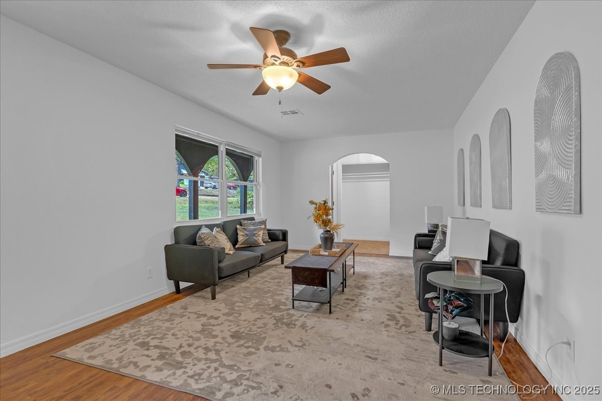 6831 W 34th Place Property Photo 6