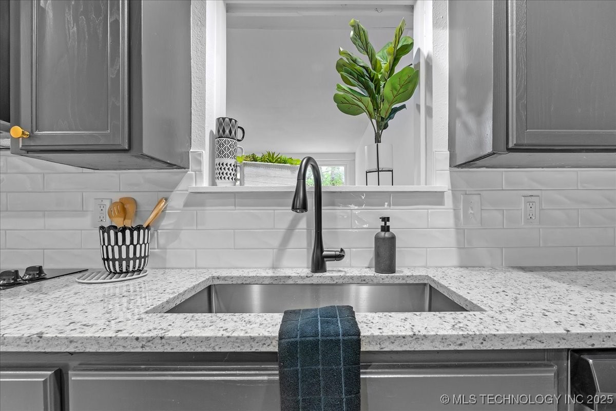 6831 W 34th Place Property Photo 12