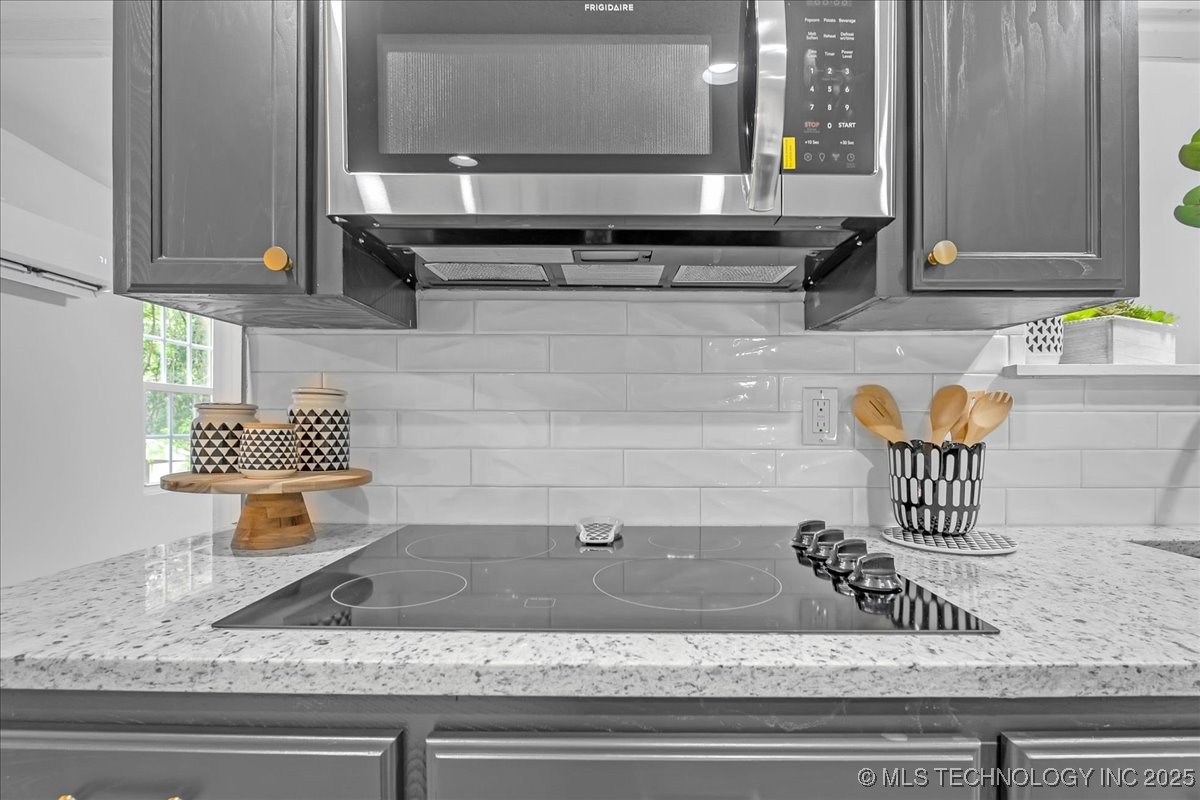 6831 W 34th Place Property Photo 13