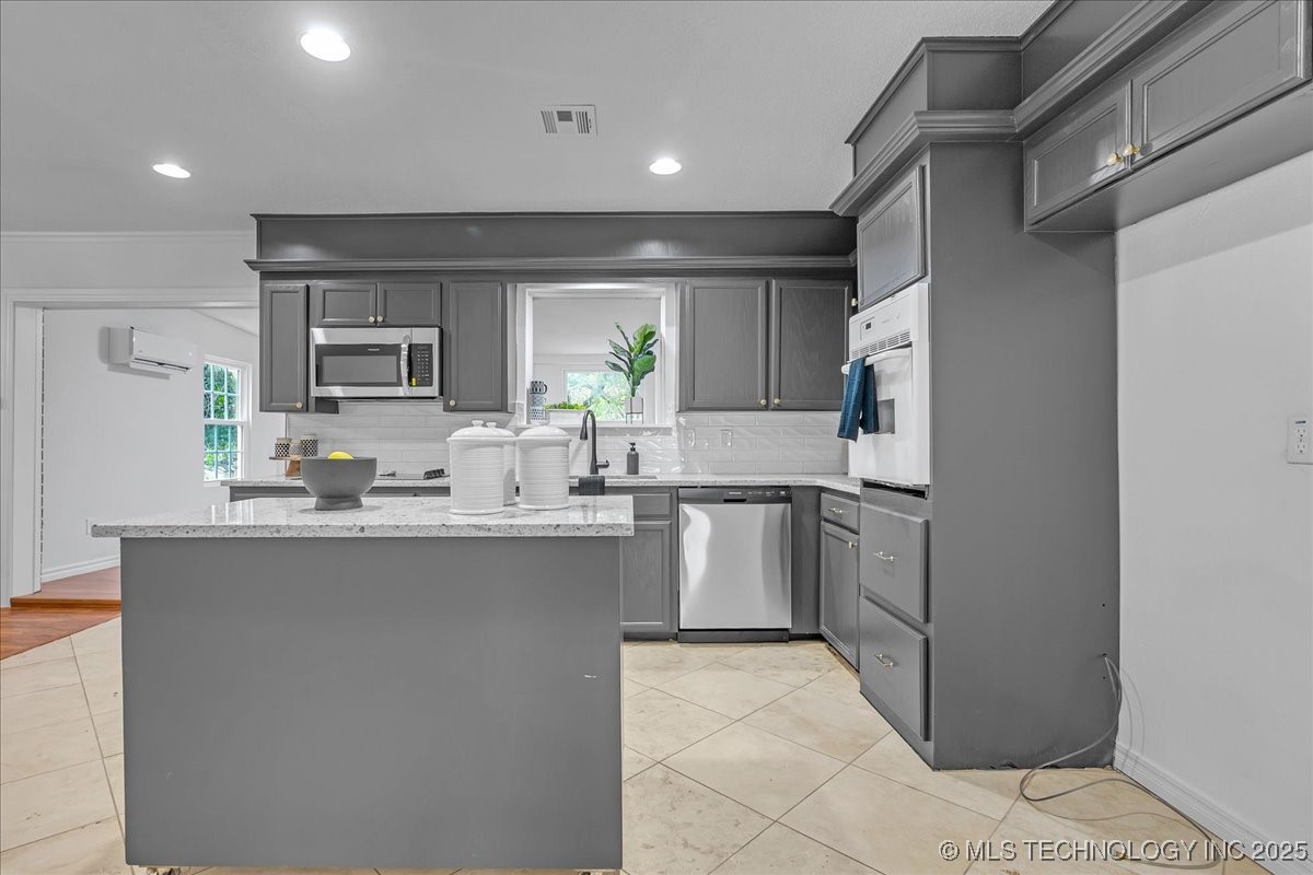 6831 W 34th Place Property Photo 14