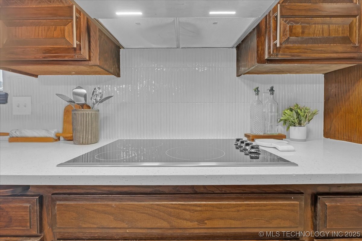 6314 S 70th East Avenue Property Photo 33