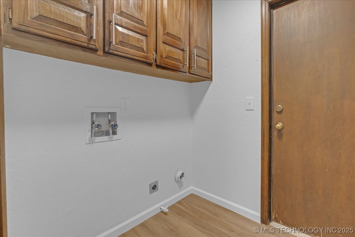 6314 S 70th East Avenue Property Photo 35