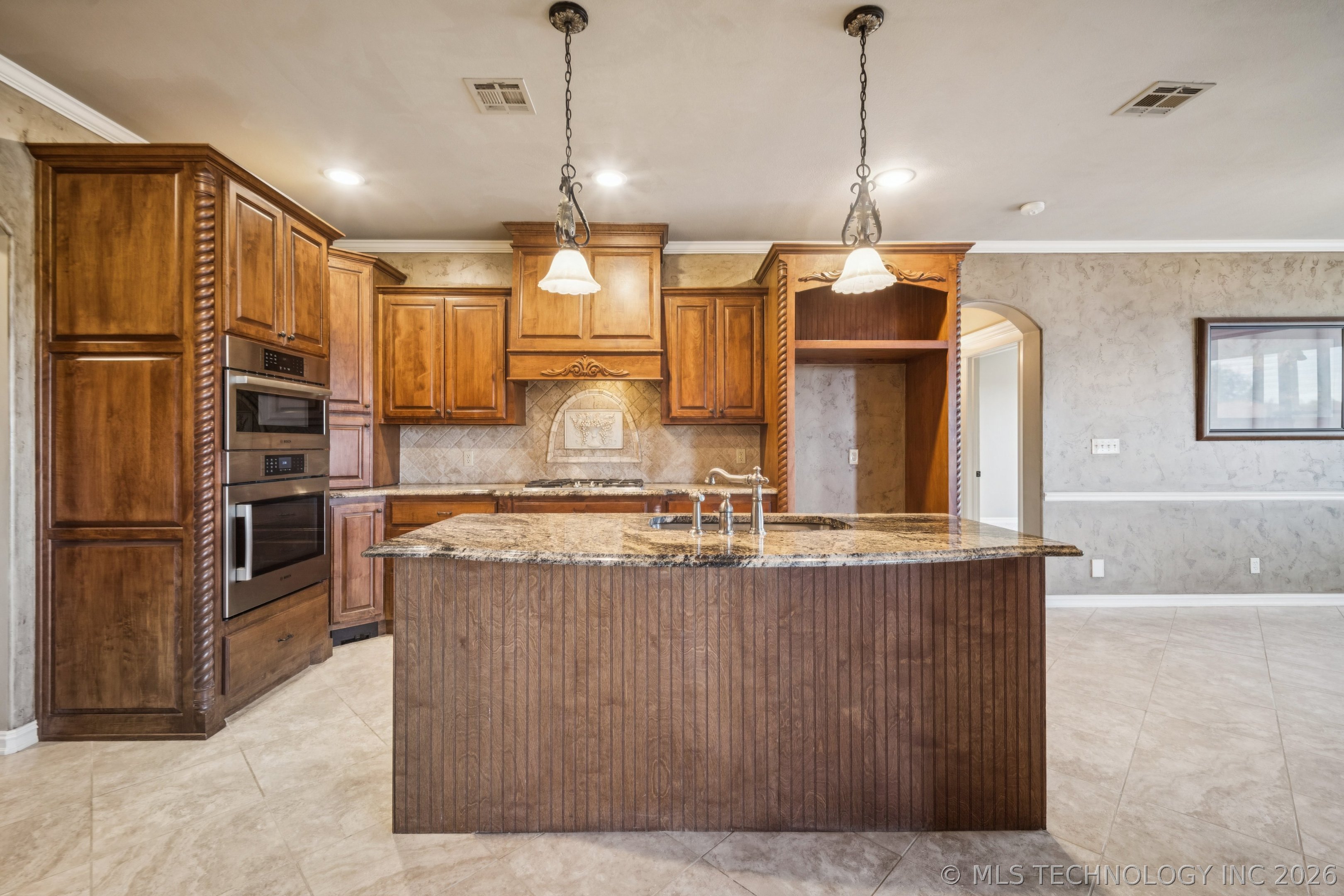 2609 E 138th Street S Property Photo 9