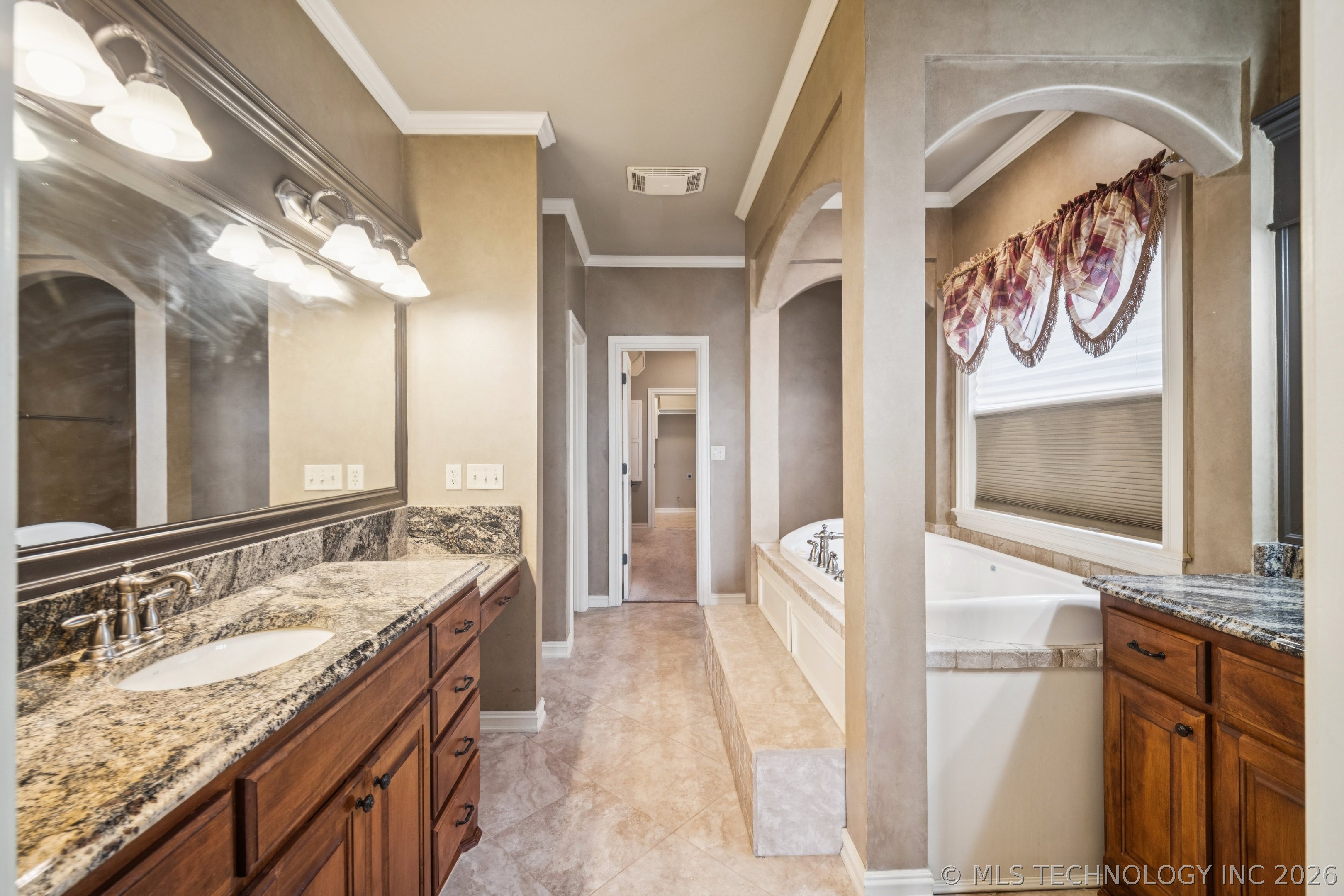 2609 E 138th Street S Property Photo 23