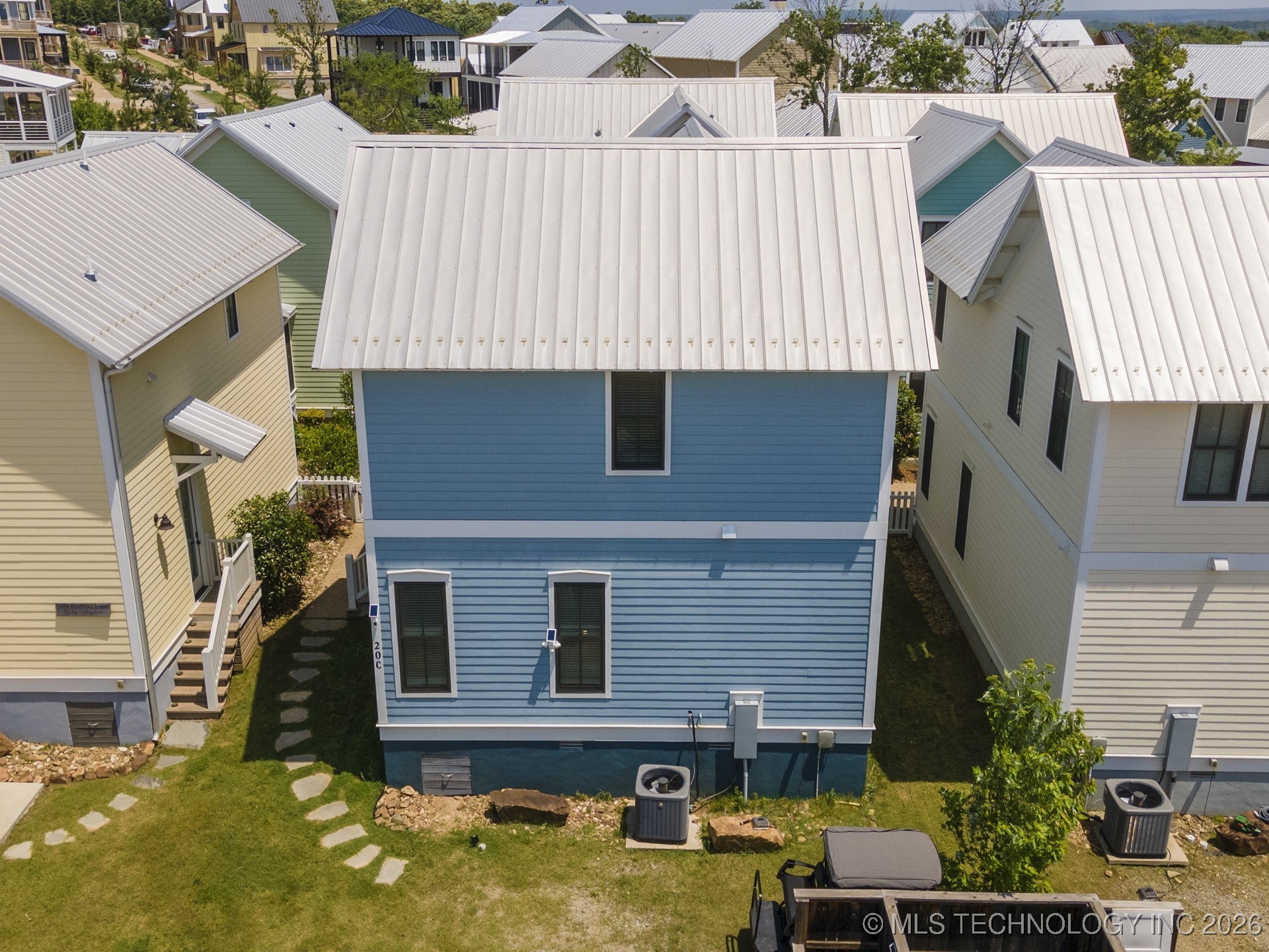 20 Redbud Street C Property Photo 8