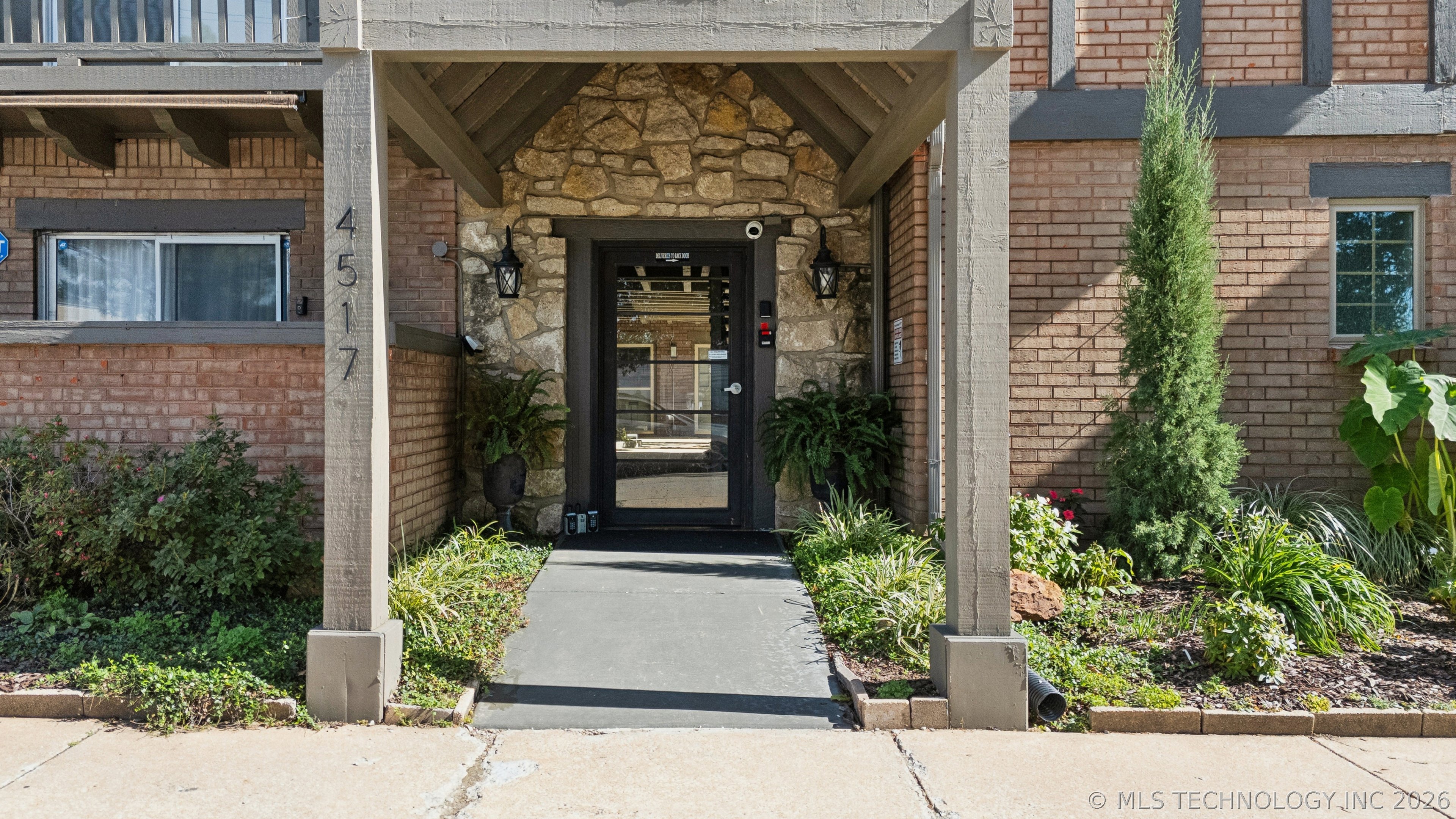 4517 S Peoria Avenue 10 Property Photo 1