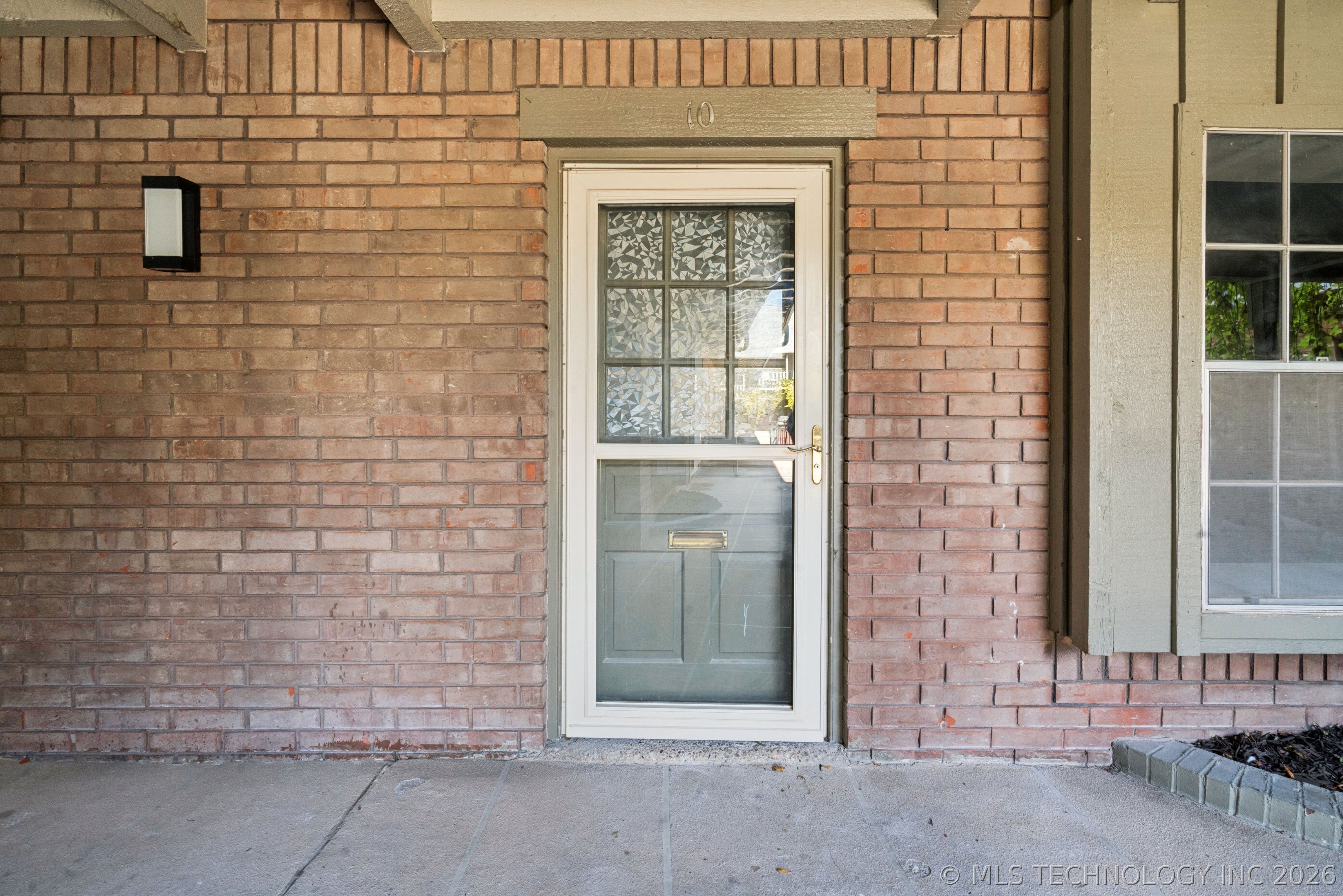 4517 S Peoria Avenue 10 Property Photo 6