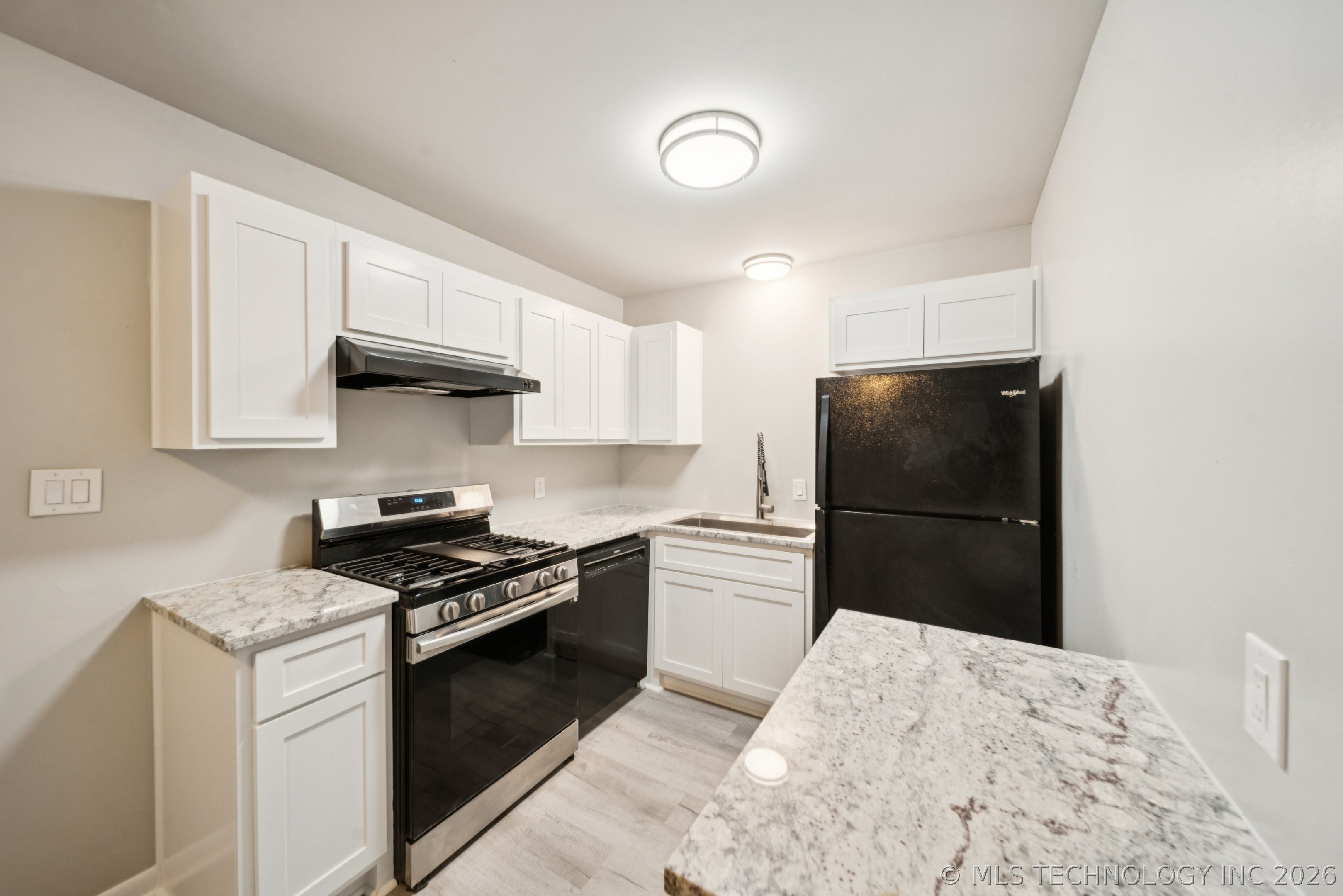 4517 S Peoria Avenue 10 Property Photo 16