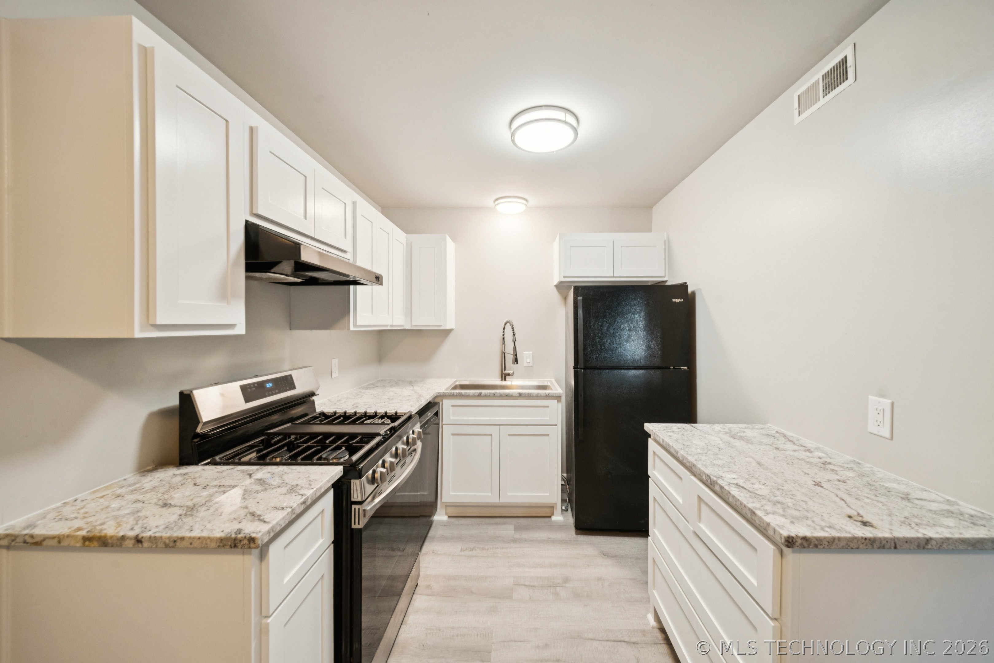 4517 S Peoria Avenue 10 Property Photo 22