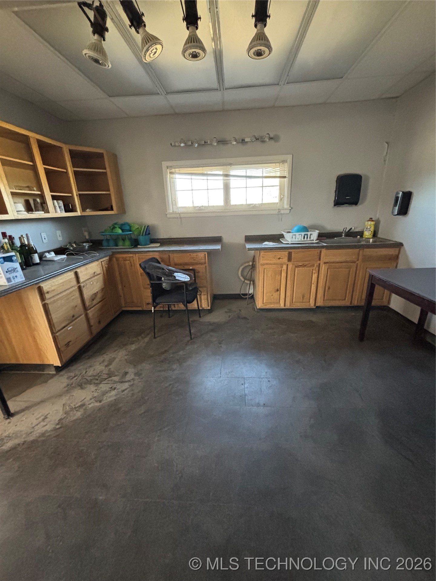 13111 E 11th Street Property Photo 4