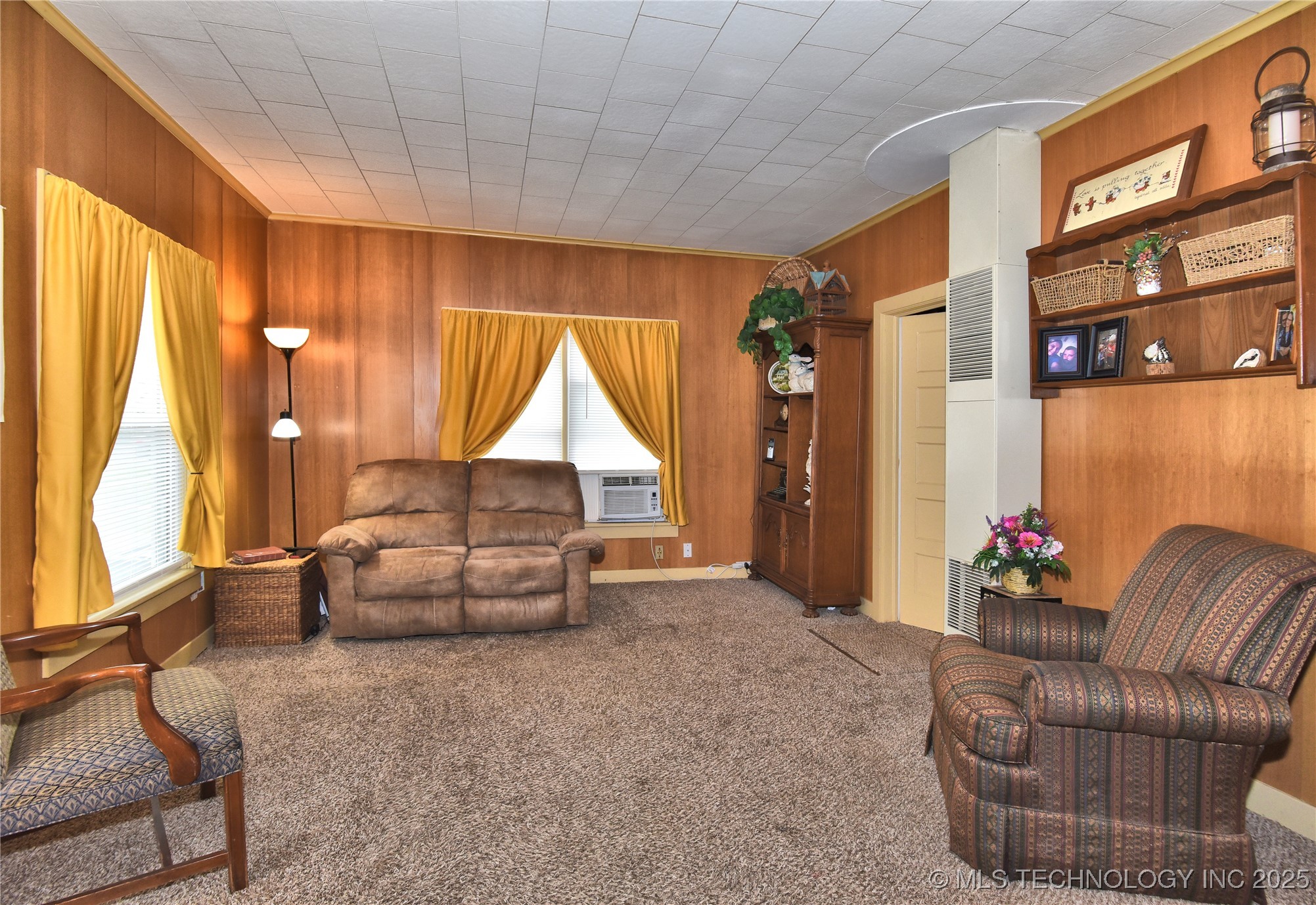 807 S Price Avenue Property Photo 2