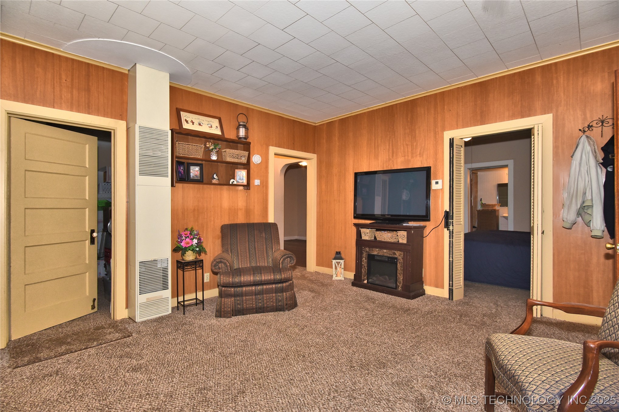 807 S Price Avenue Property Photo 4