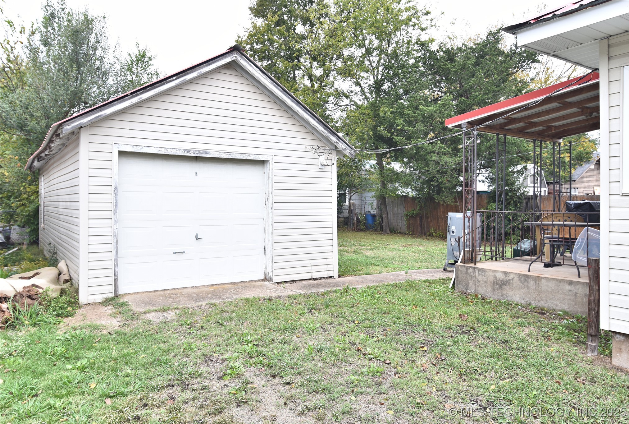 807 S Price Avenue Property Photo 16