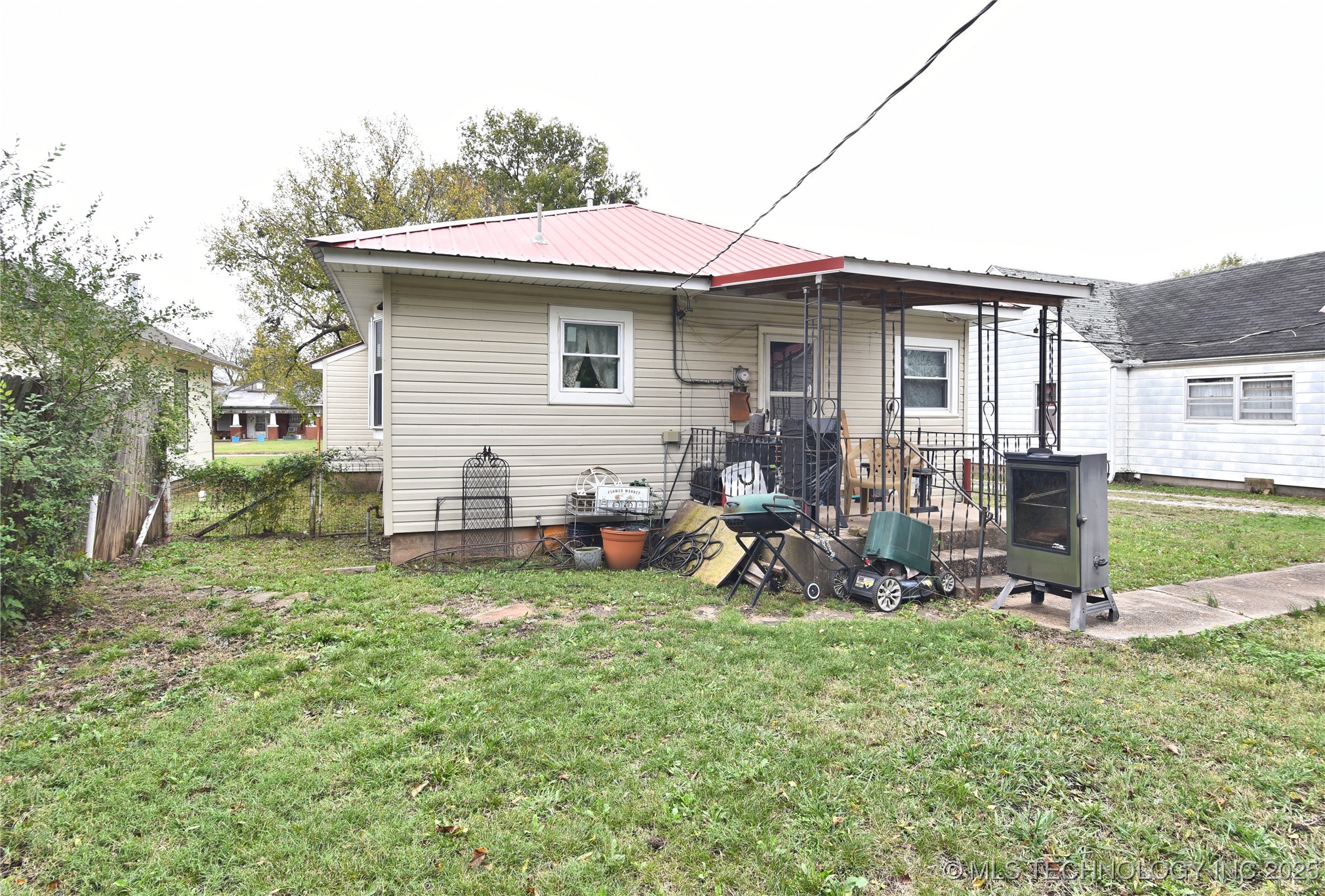 807 S Price Avenue Property Photo 17