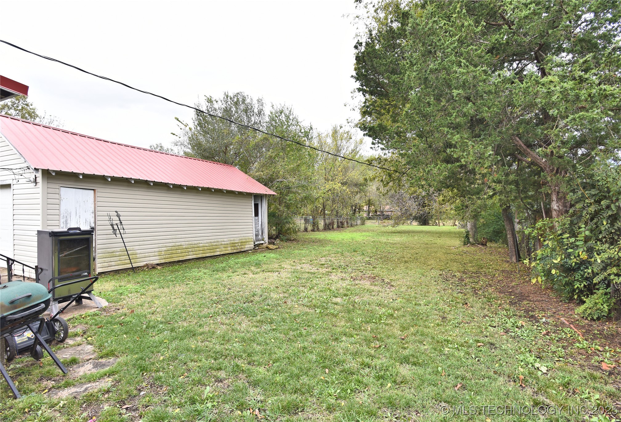 807 S Price Avenue Property Photo 18