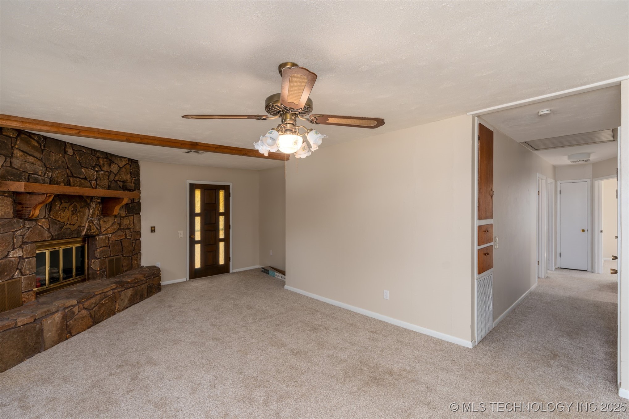 606 N B Avenue Property Photo 3