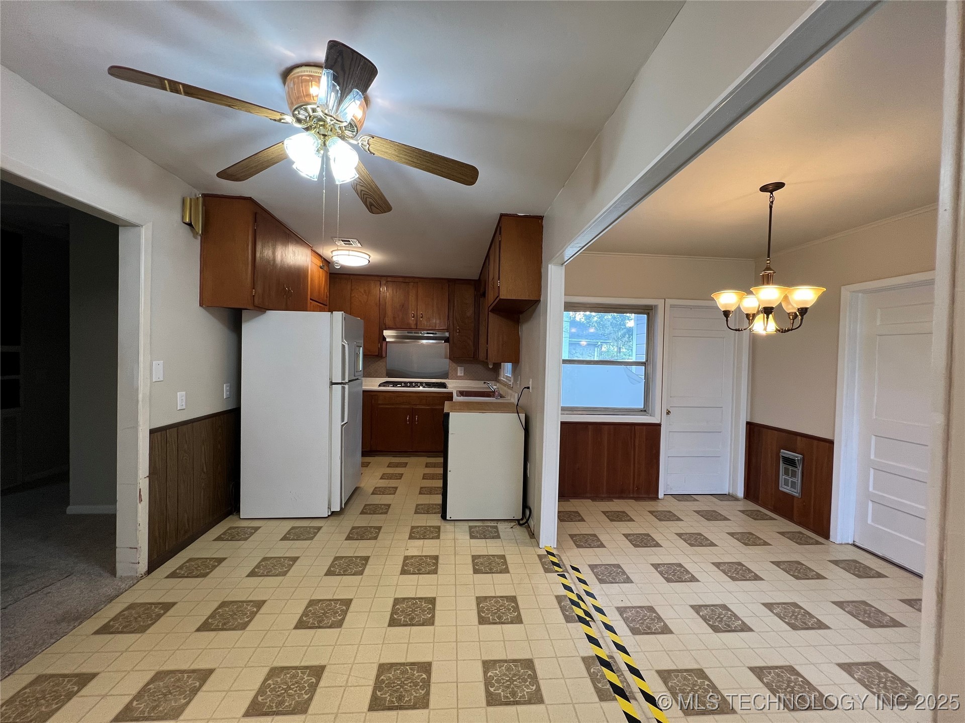 606 N B Avenue Property Photo 9