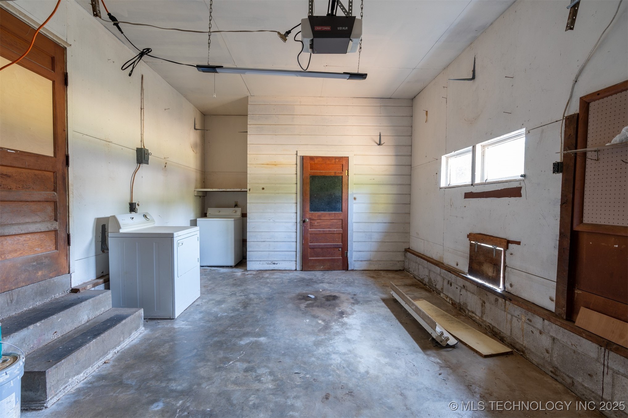 606 N B Avenue Property Photo 16