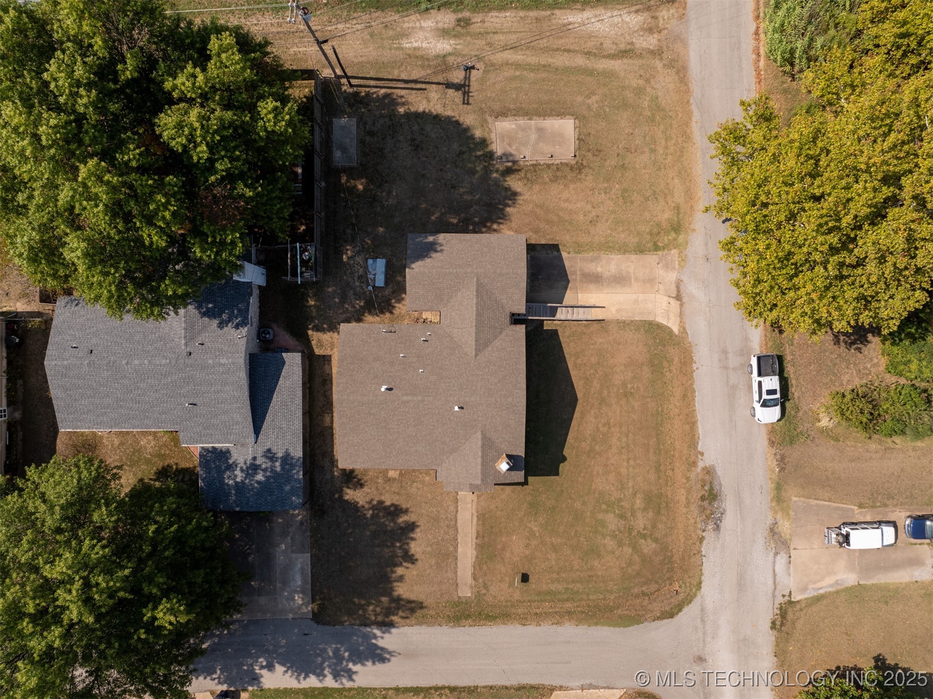 606 N B Avenue Property Photo 19