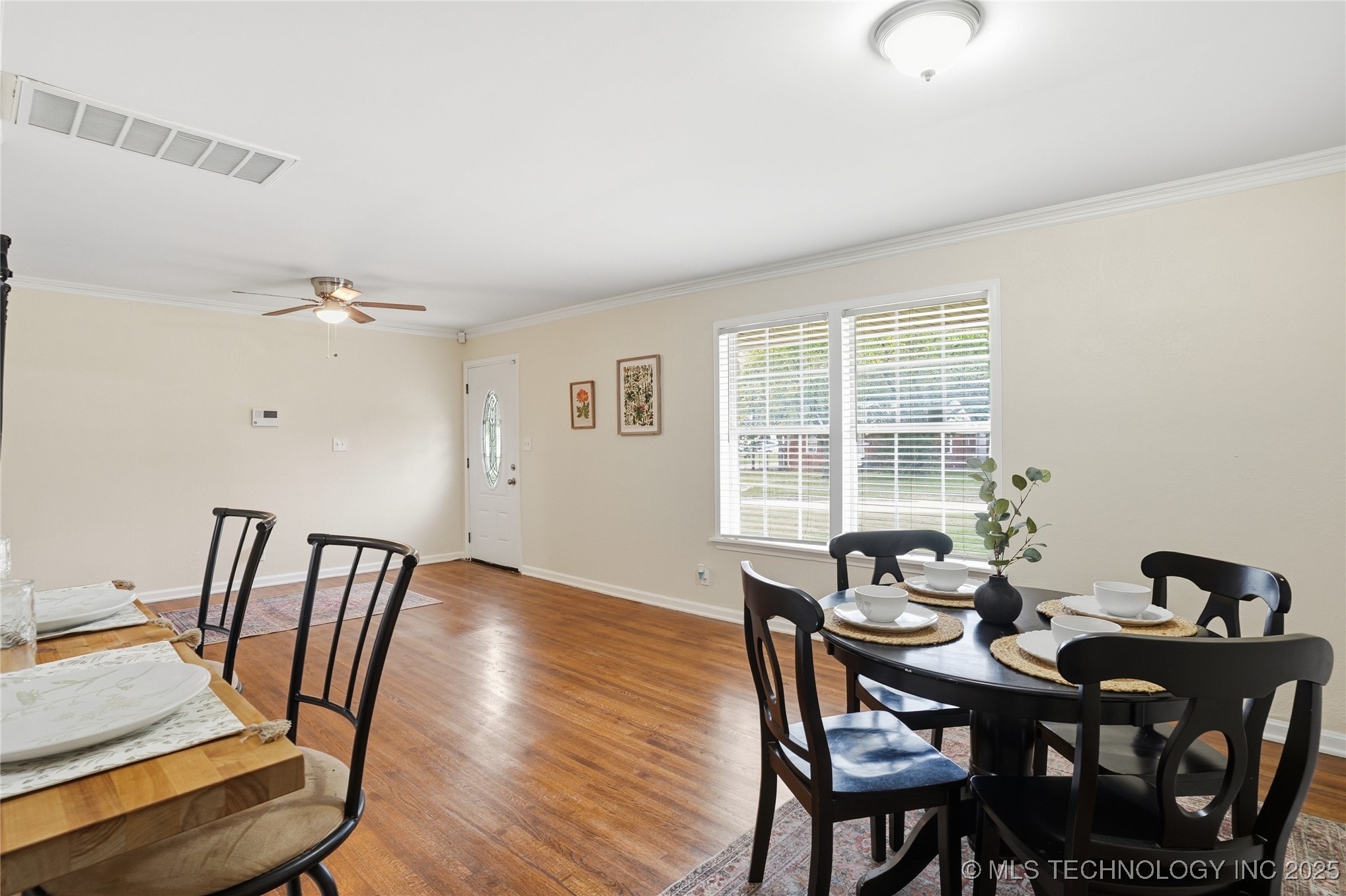 725 S Lakewood Avenue Property Photo 4