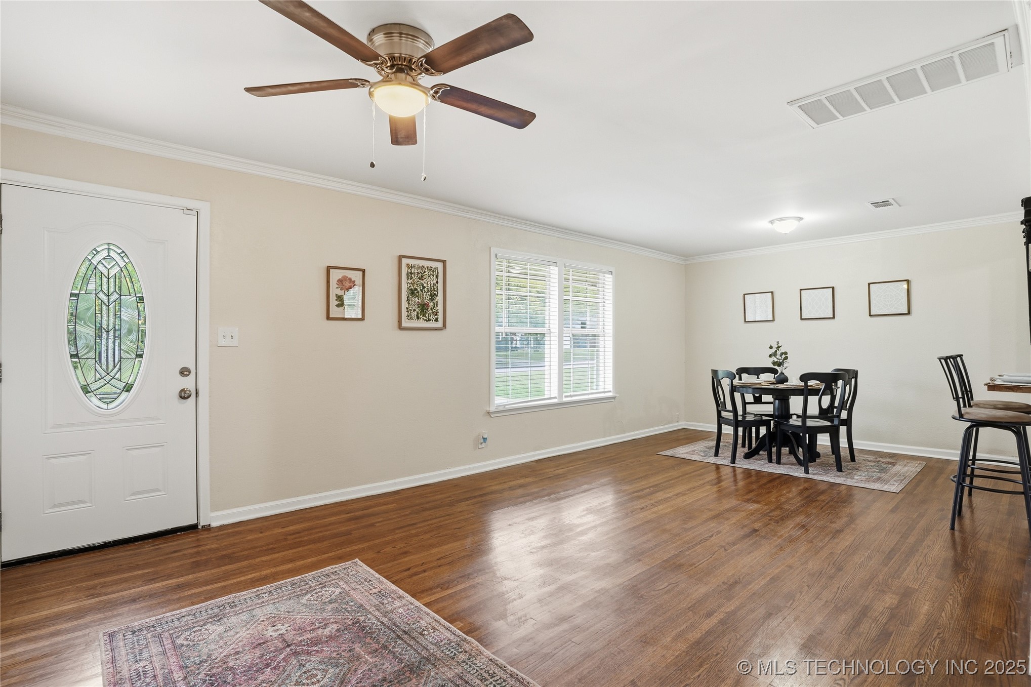 725 S Lakewood Avenue Property Photo 7