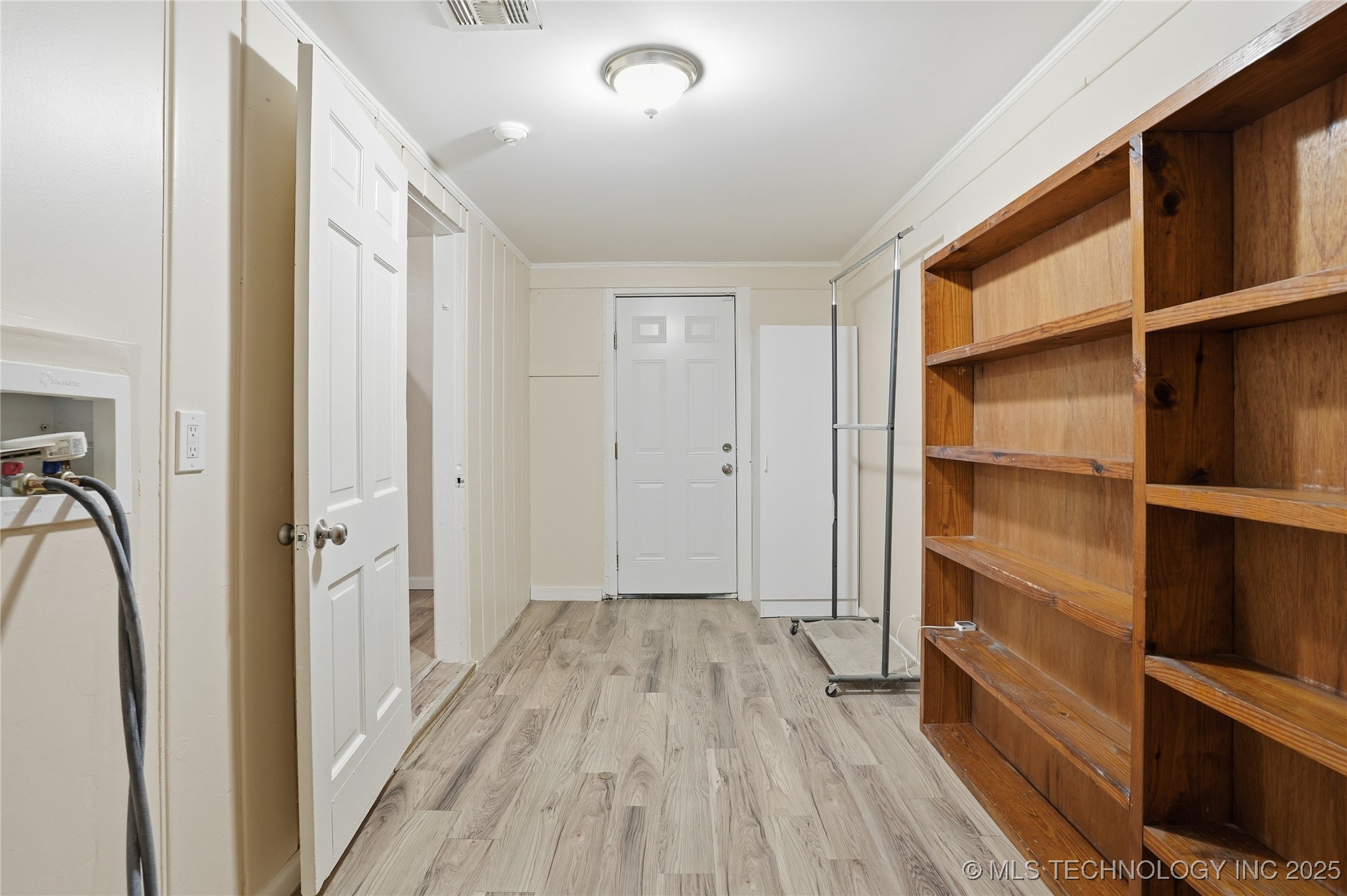 725 S Lakewood Avenue Property Photo 25