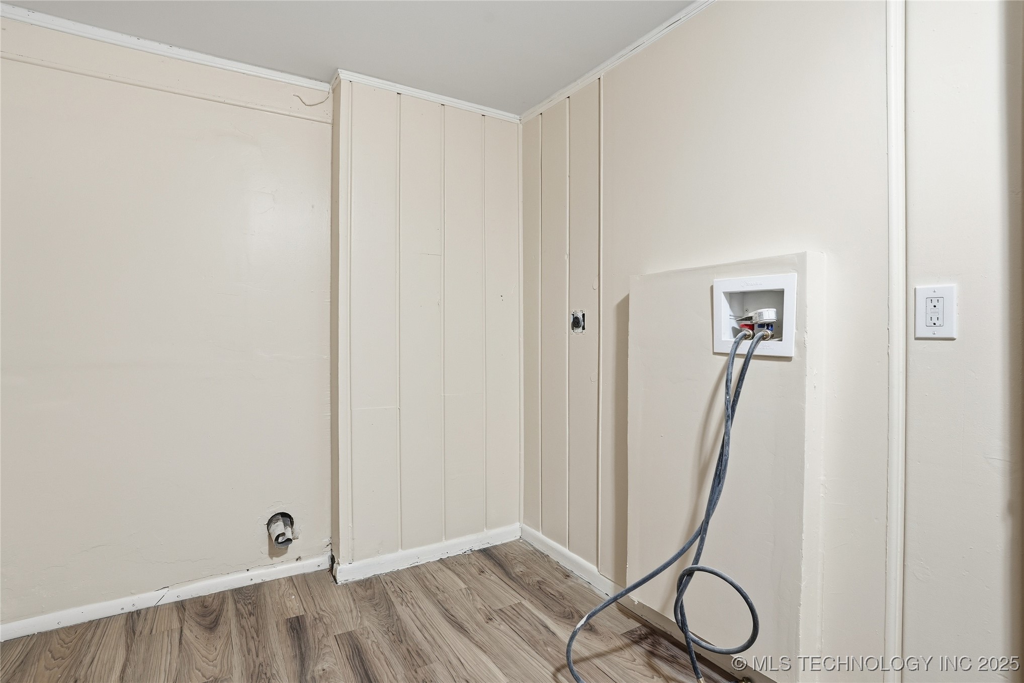 725 S Lakewood Avenue Property Photo 26