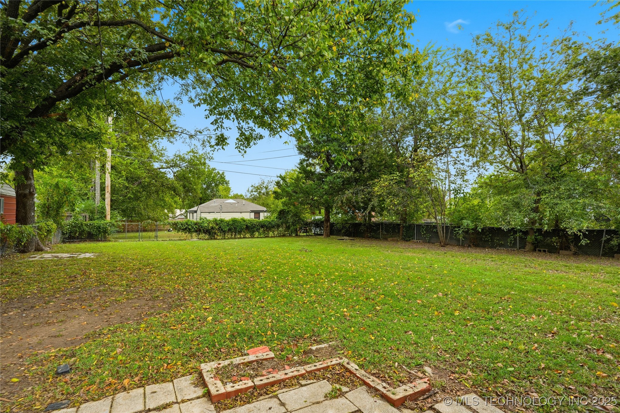 725 S Lakewood Avenue Property Photo 29