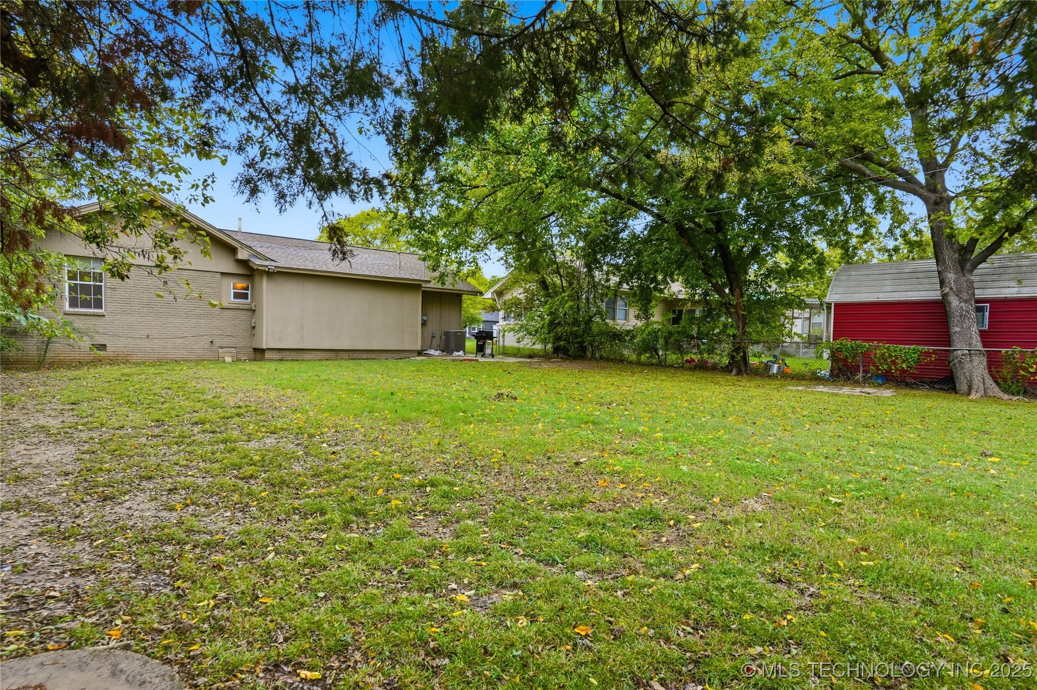 725 S Lakewood Avenue Property Photo 30