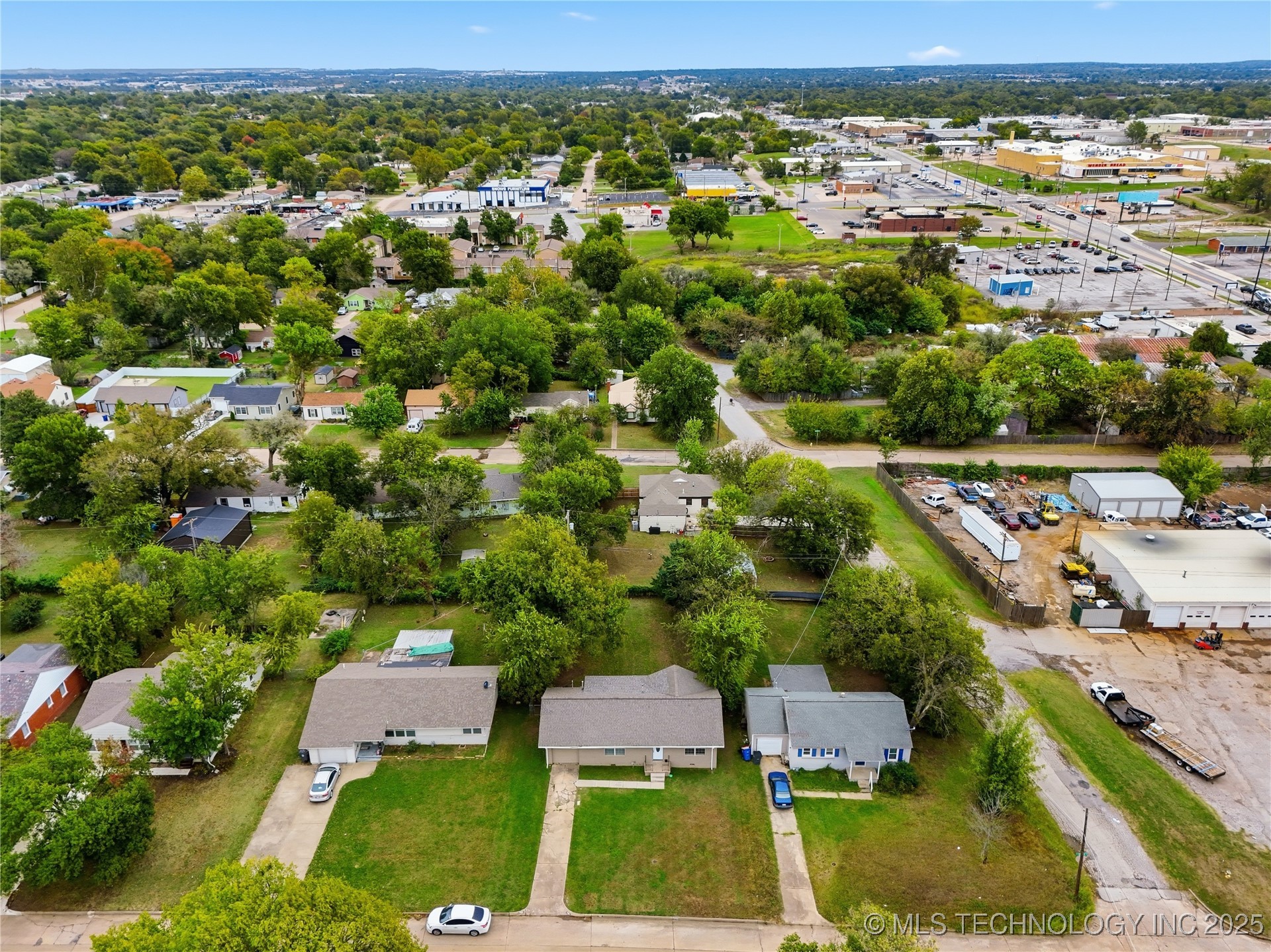 725 S Lakewood Avenue Property Photo 33