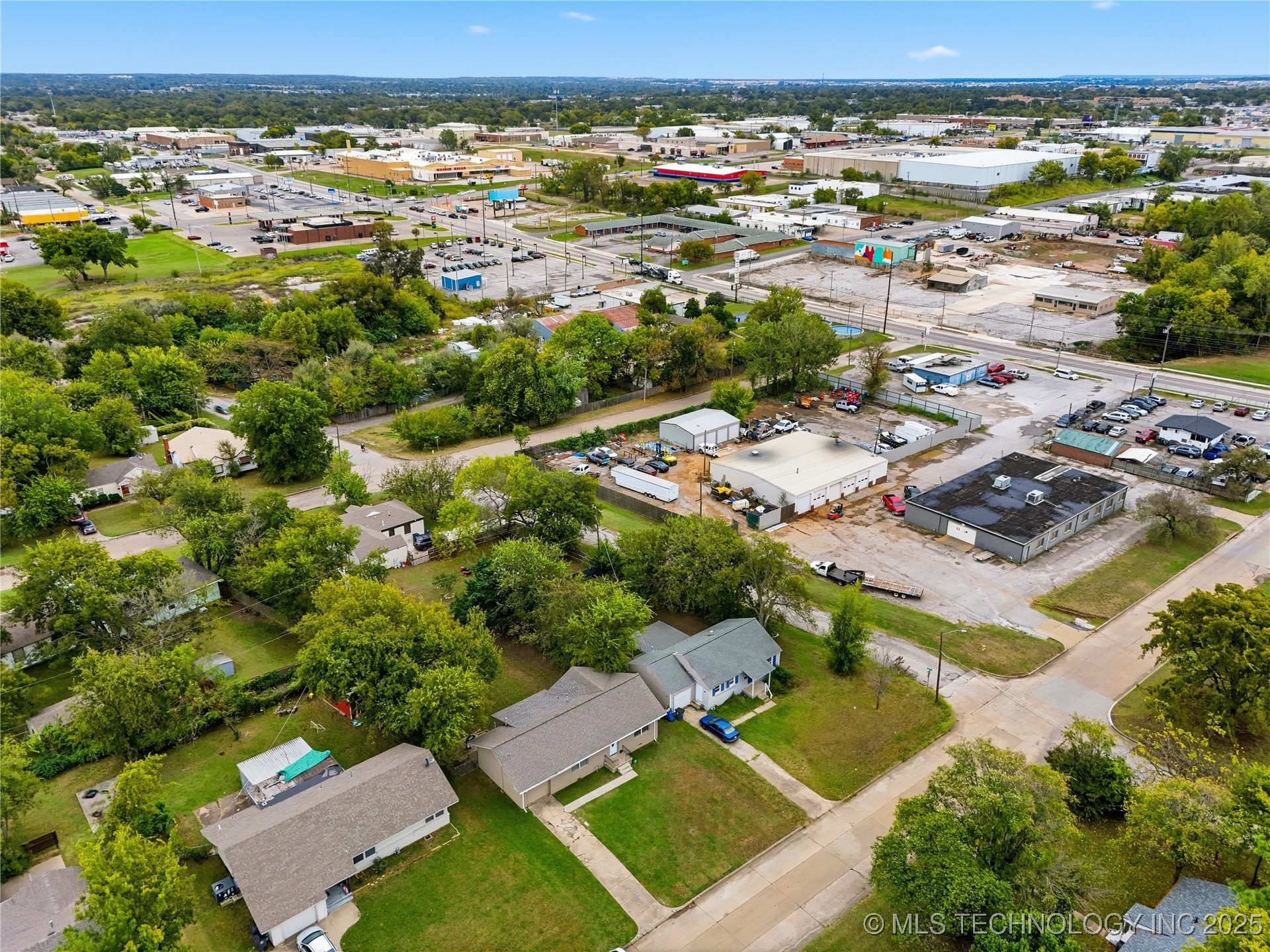 725 S Lakewood Avenue Property Photo 34