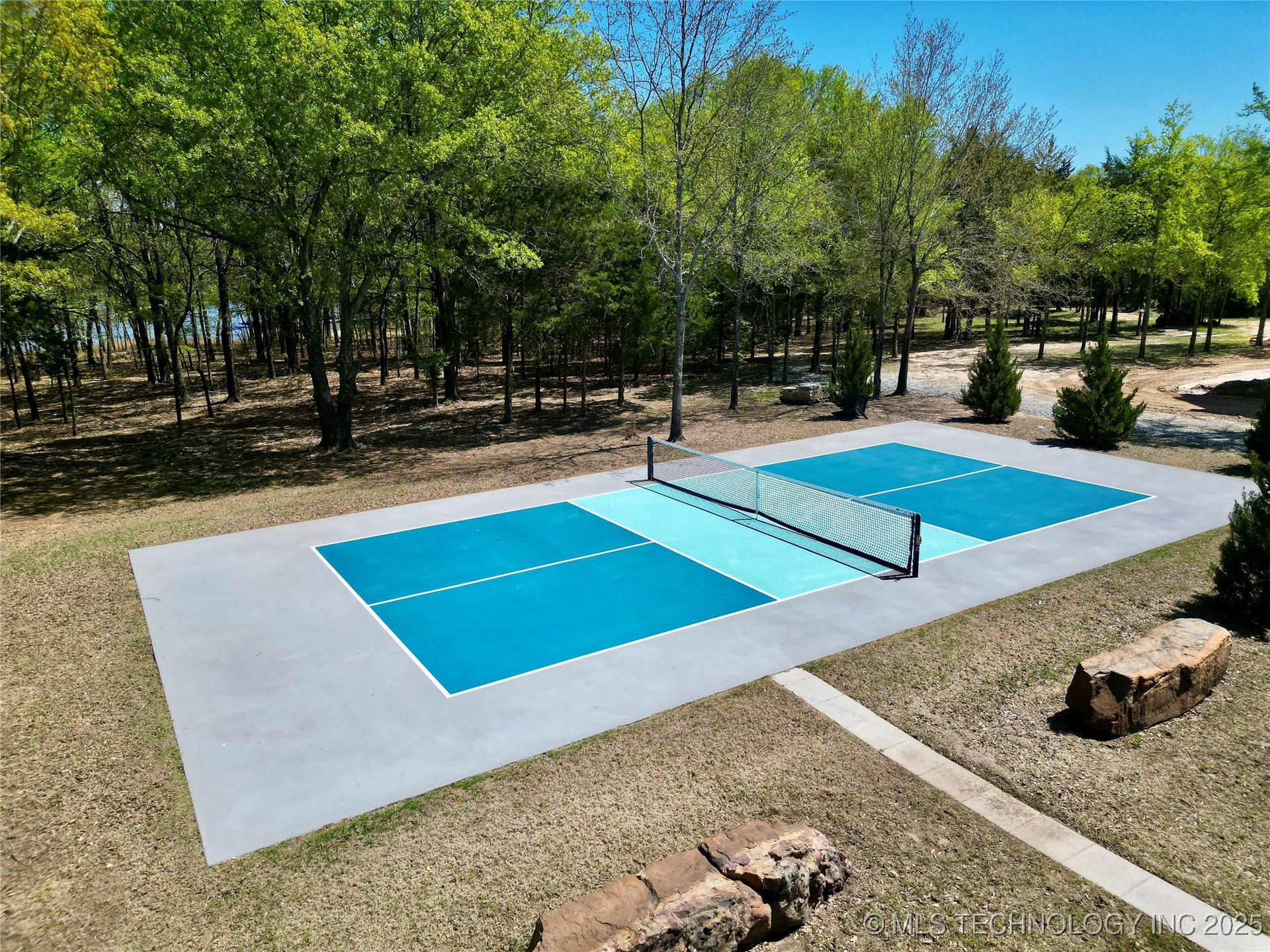 132 Meadowview Property Photo 5