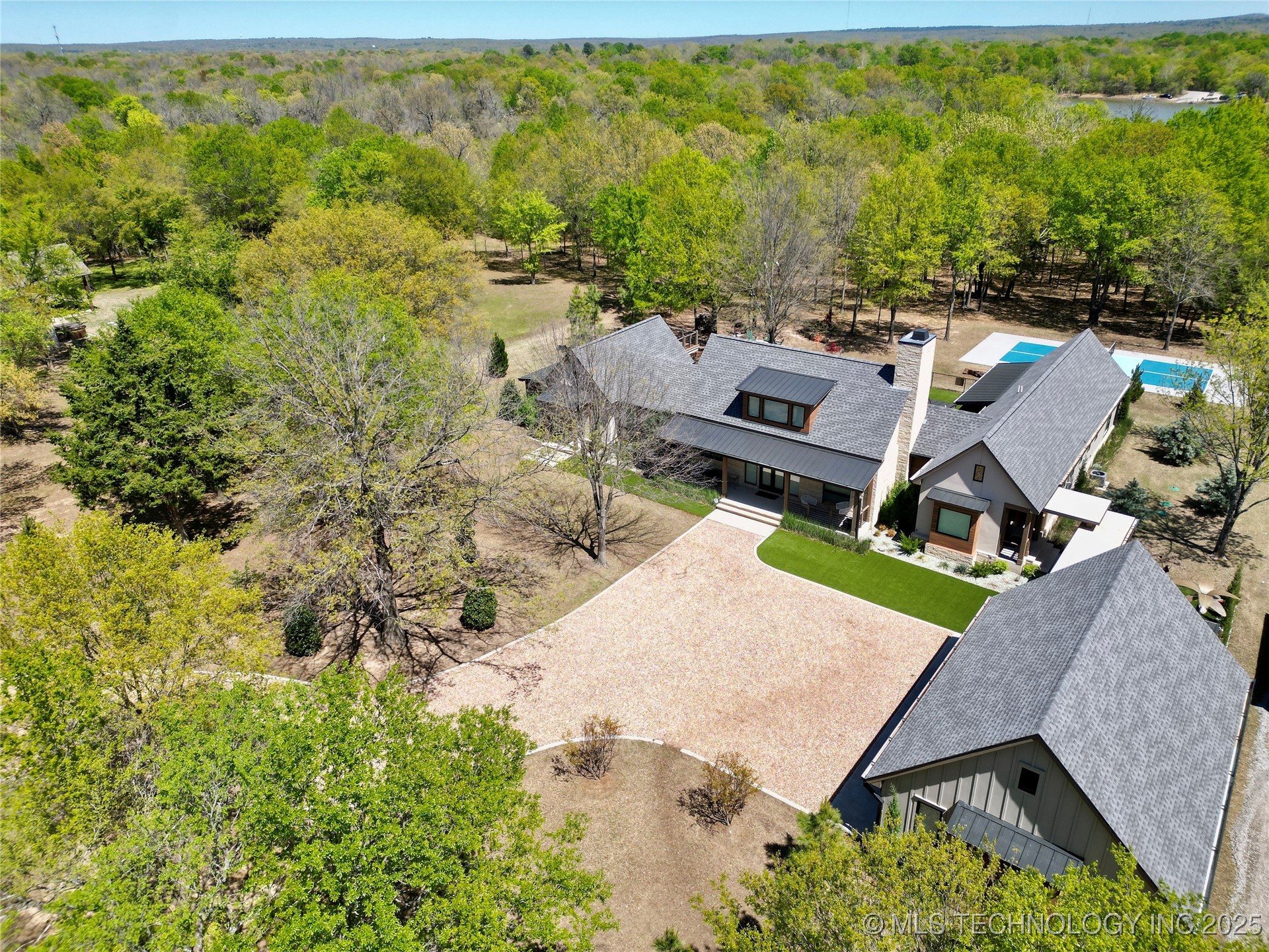 132 Meadowview Property Photo 8