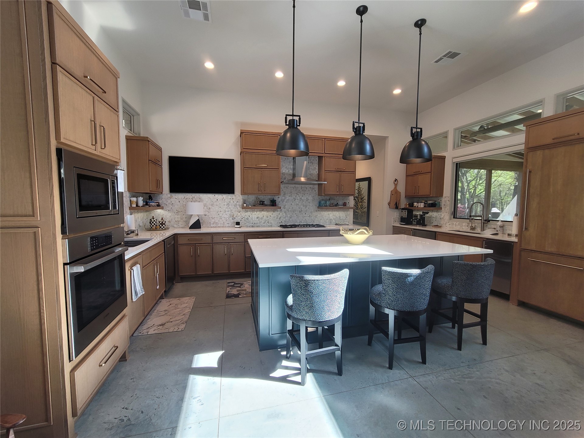 132 Meadowview Property Photo 38