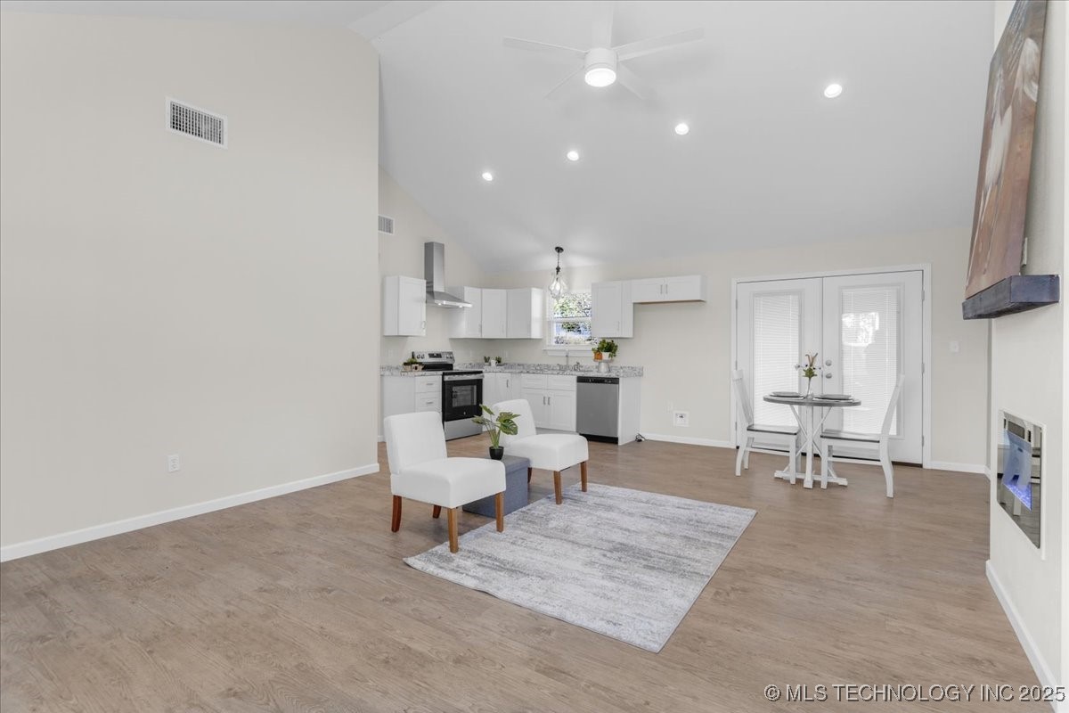 108 Ne 1st Street Property Photo 11