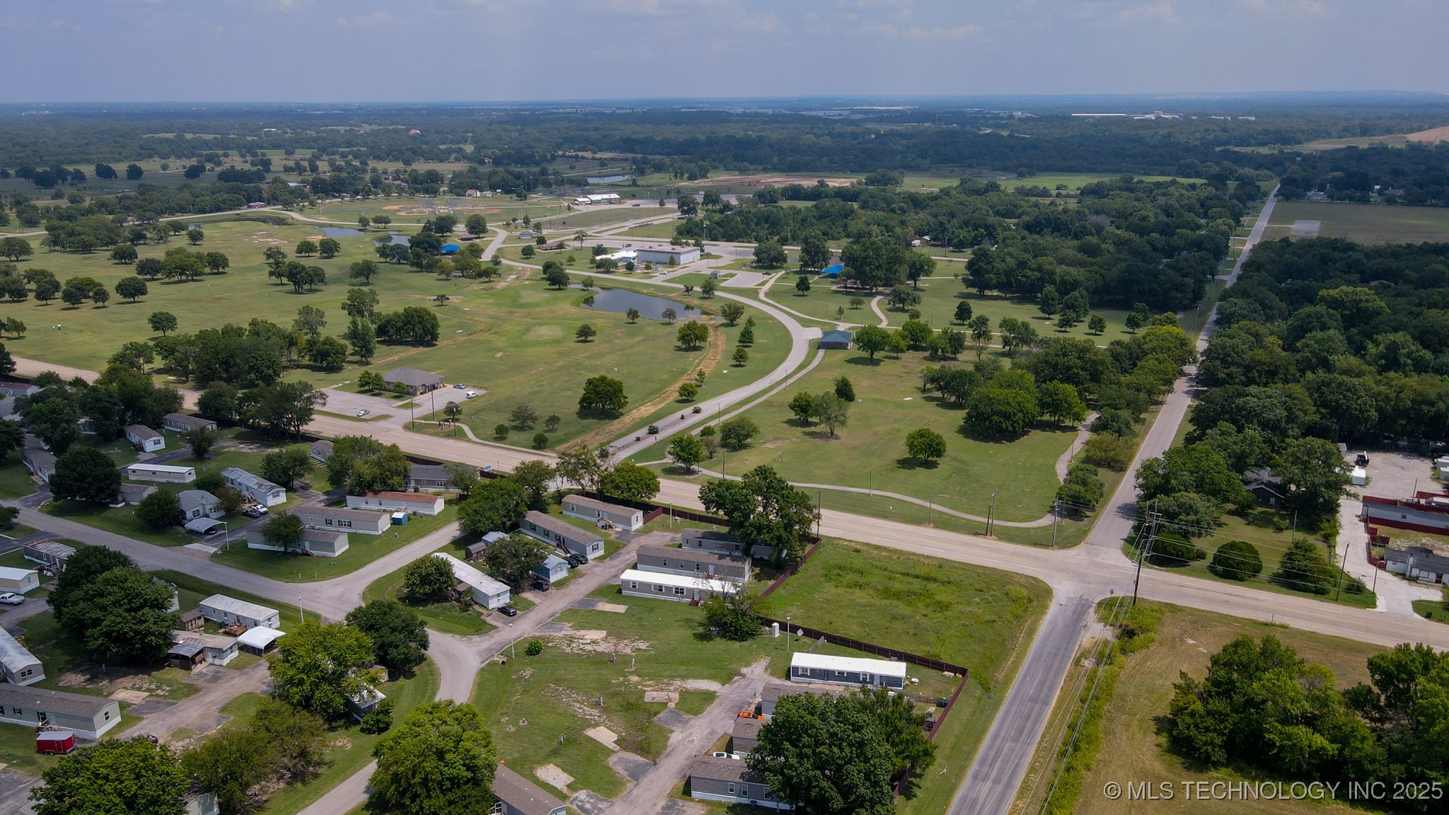 6102 N Lewis Avenue Property Photo 9
