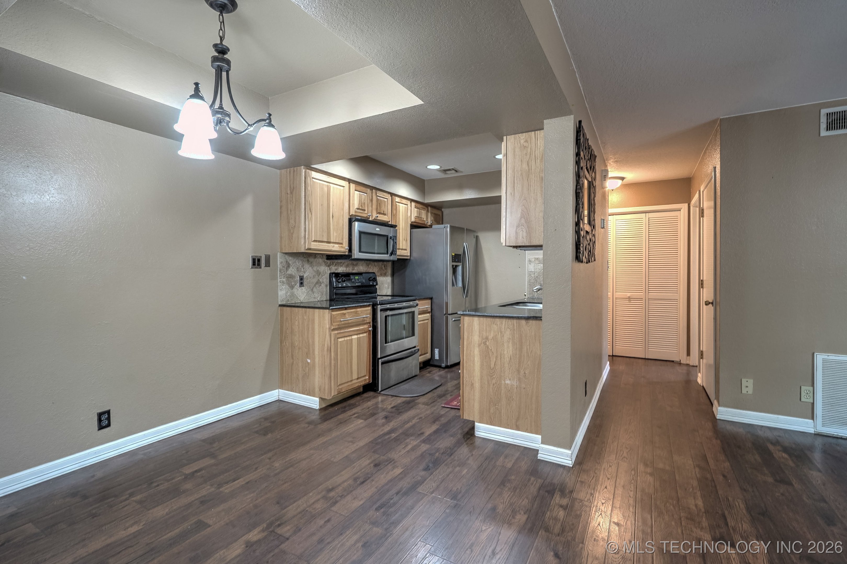 6366 S 80th East Avenue E Property Photo 14