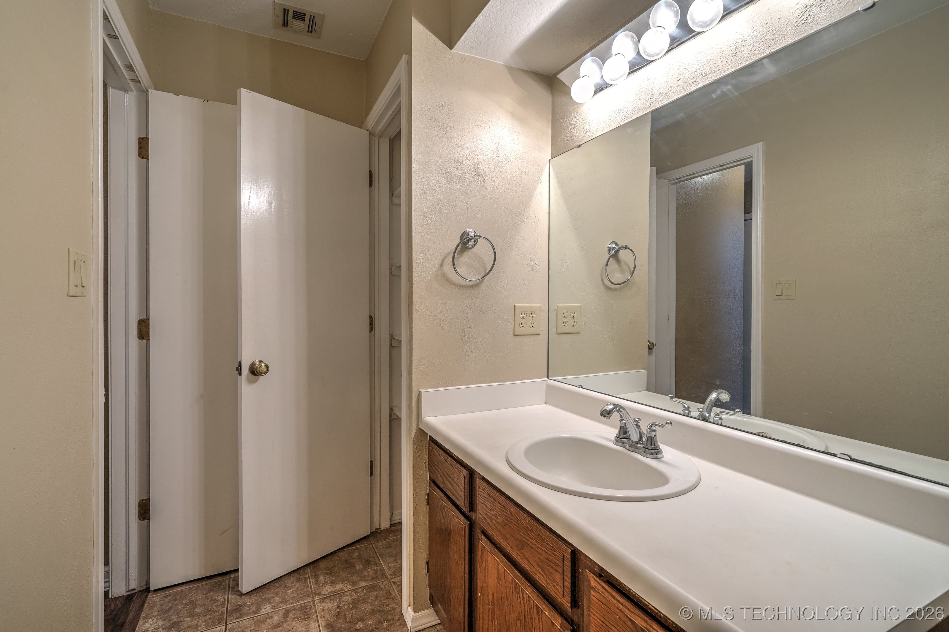 6366 S 80th East Avenue E Property Photo 29