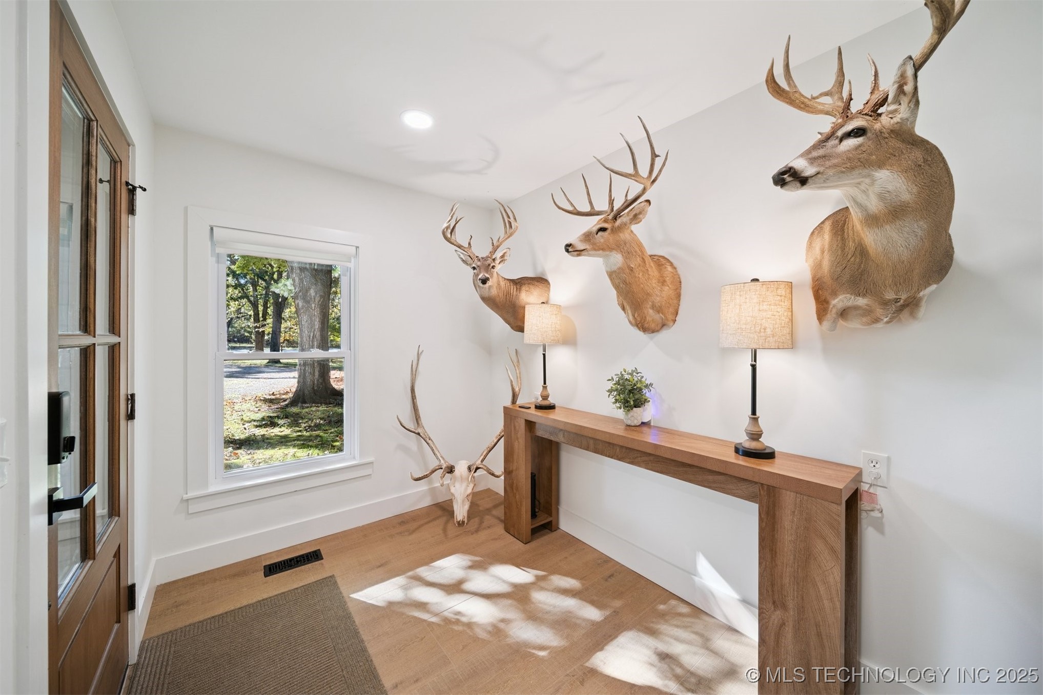 560 N 4395 Property Photo 6