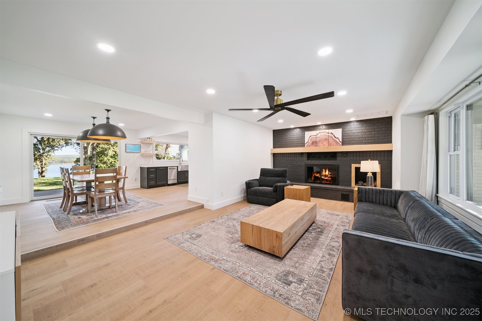 560 N 4395 Property Photo 8