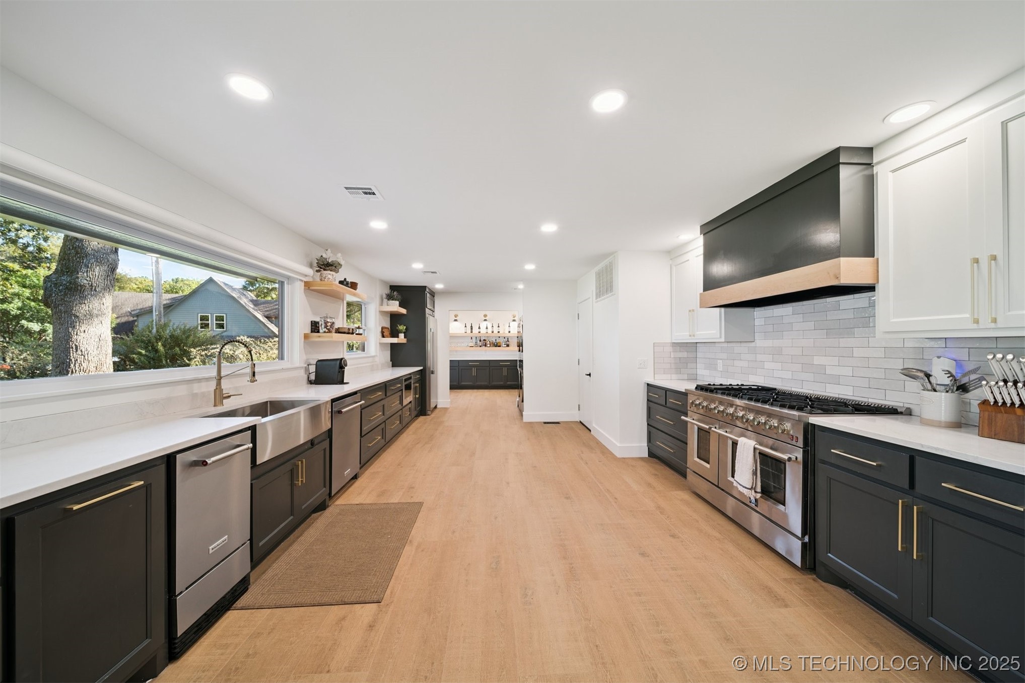 560 N 4395 Property Photo 15