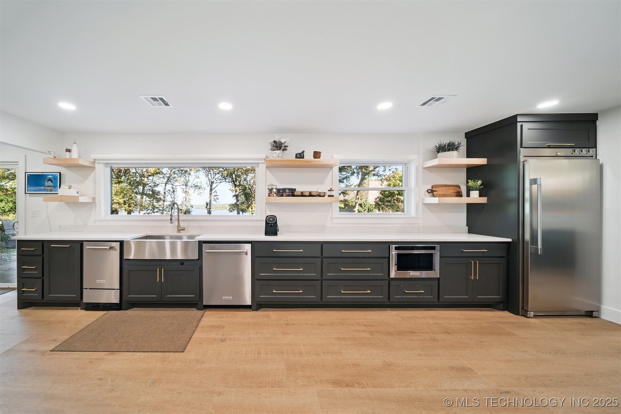 560 N 4395 Property Photo 17