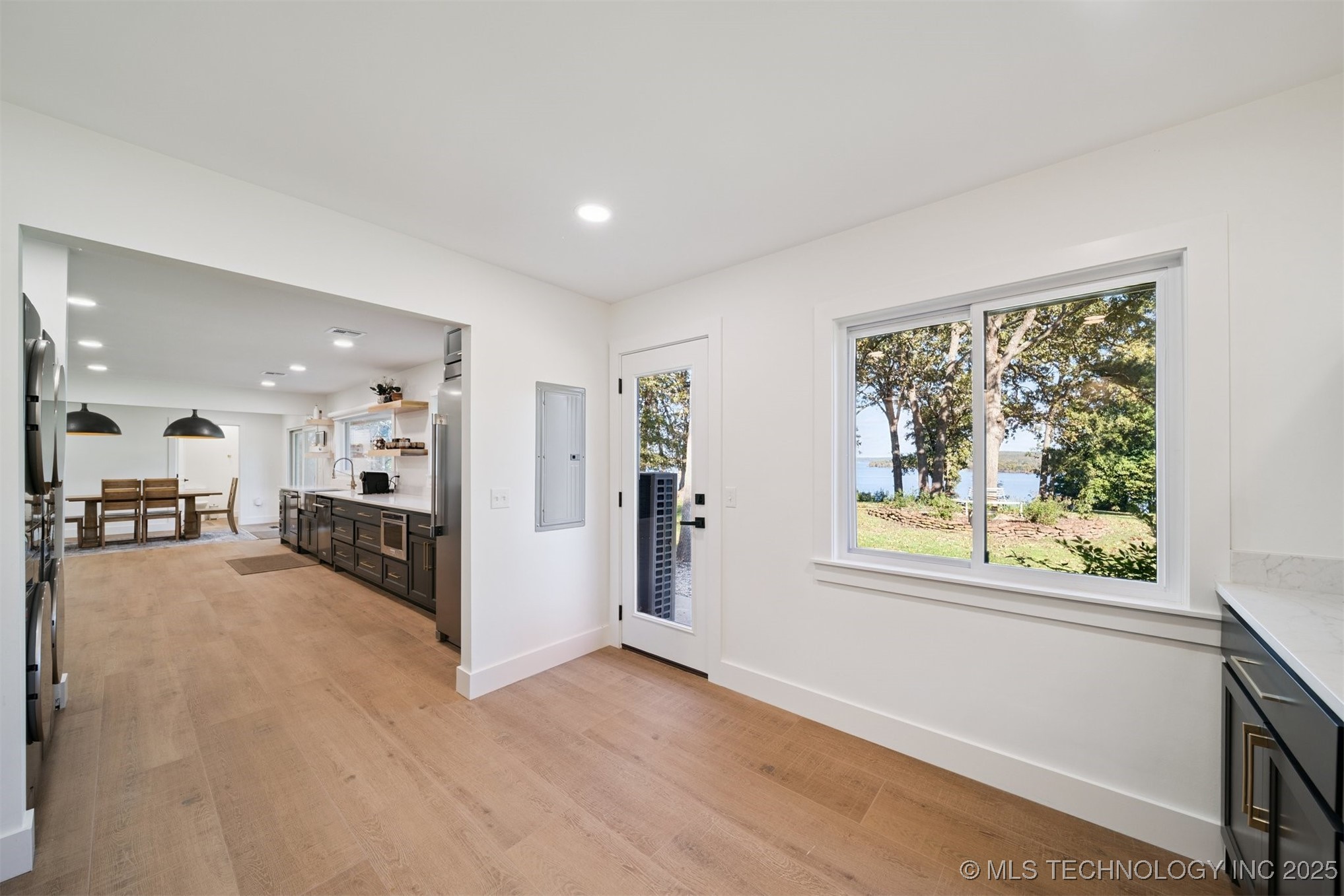 560 N 4395 Property Photo 20