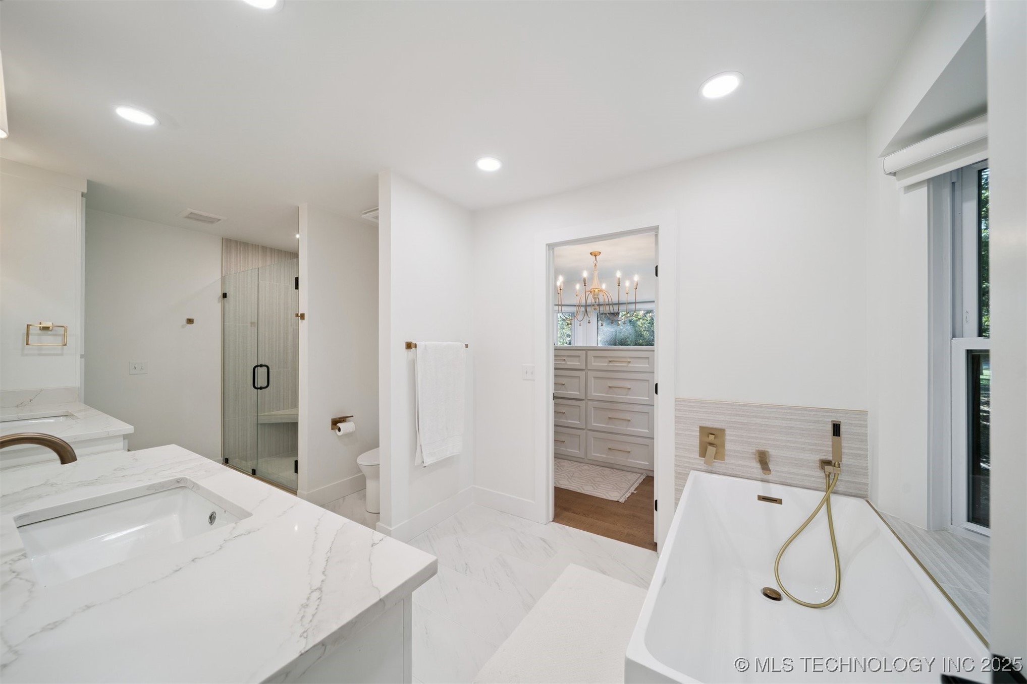 560 N 4395 Property Photo 22