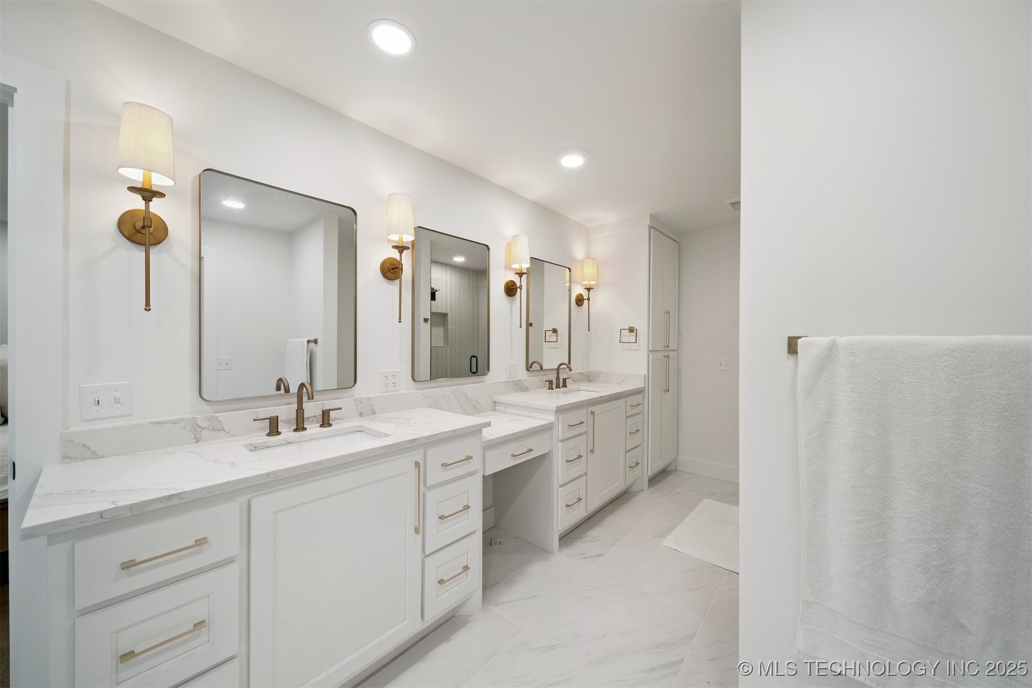 560 N 4395 Property Photo 25