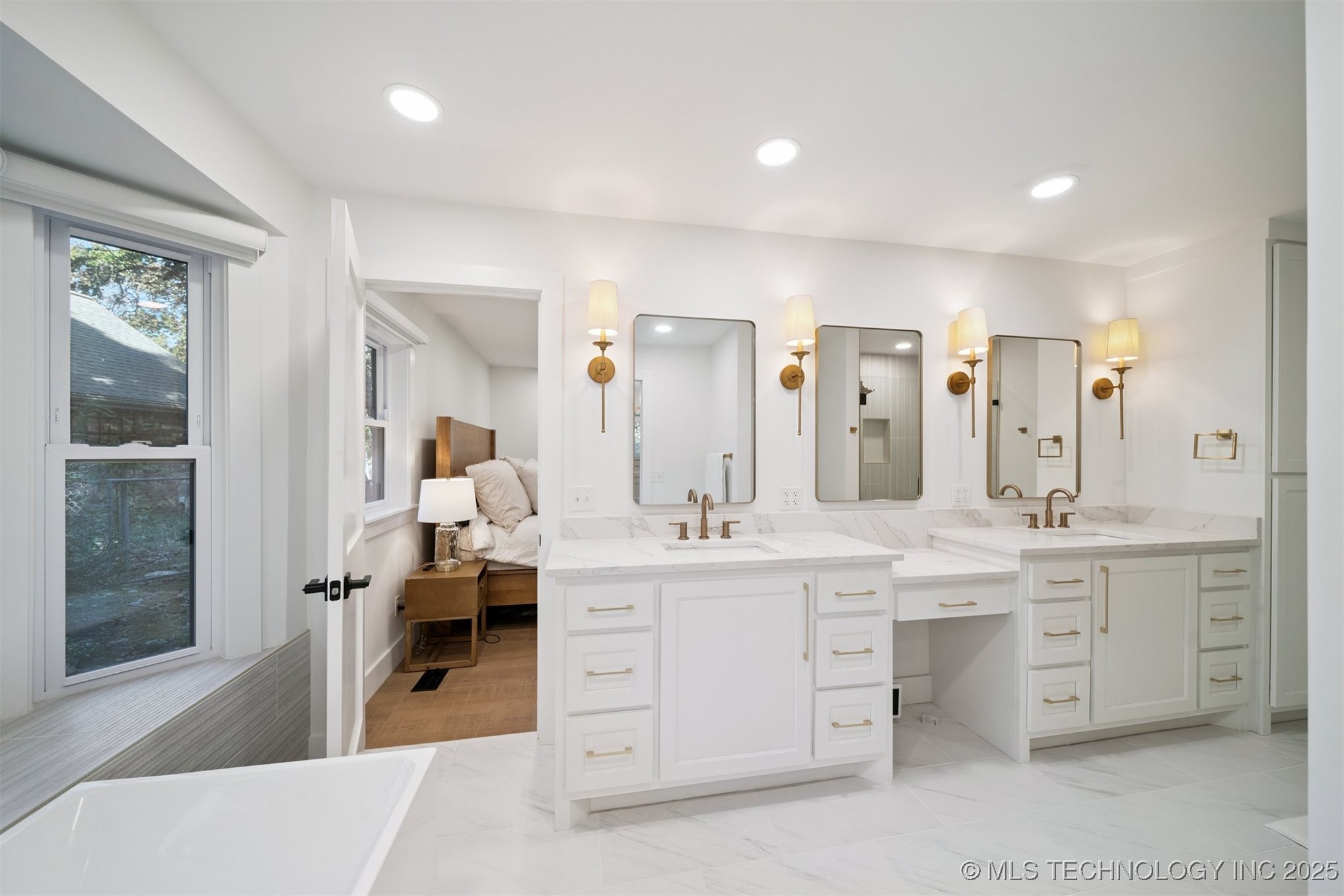 560 N 4395 Property Photo 26